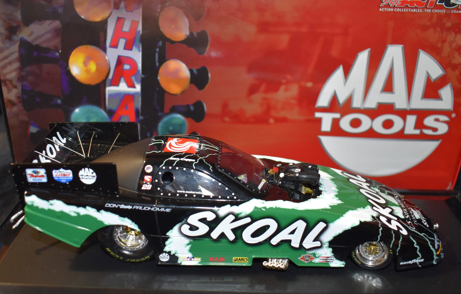 2002 Ron Capps "SKOAL" Funny Car Diecast 1:24 Scale - 1 of 1704: 2002 Ron Capps "SKOAL" Funny Car Diecast 1:24 Scale - MAC TOOLS 1 of 1704. Like New or Near New condition with its original box. Comes with a protective case. The case has served its purpose protectin