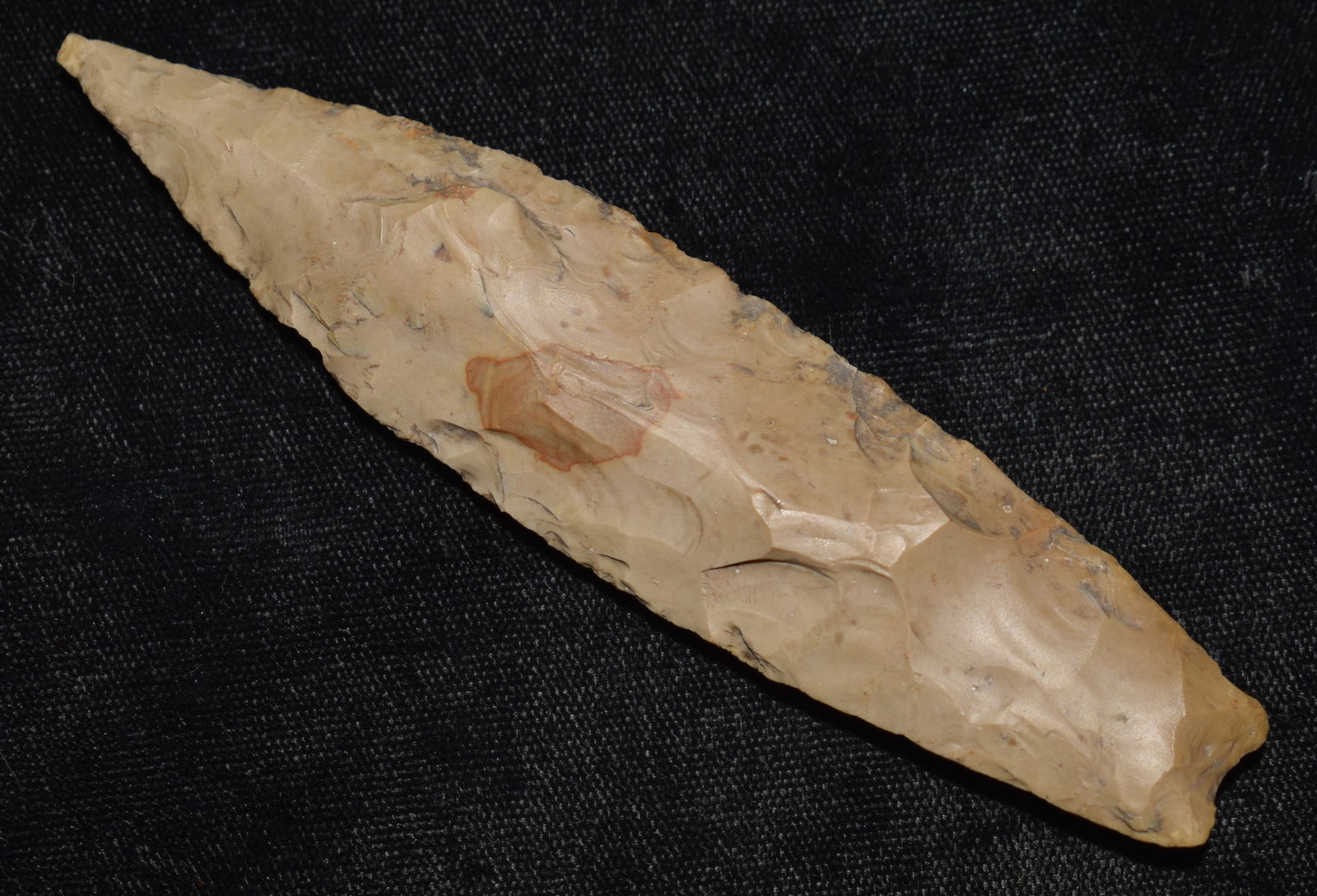 4 1/2" Choteau Sedalia found in Pettis County, Missouri: 4 1/2" Choteau Sedalia found in Pettis County, Missouri. Ex George Wolf Collection. Key words: Ancient, Prehistoric Native American Indian Artifacts, Arrowheads, Stone Tools