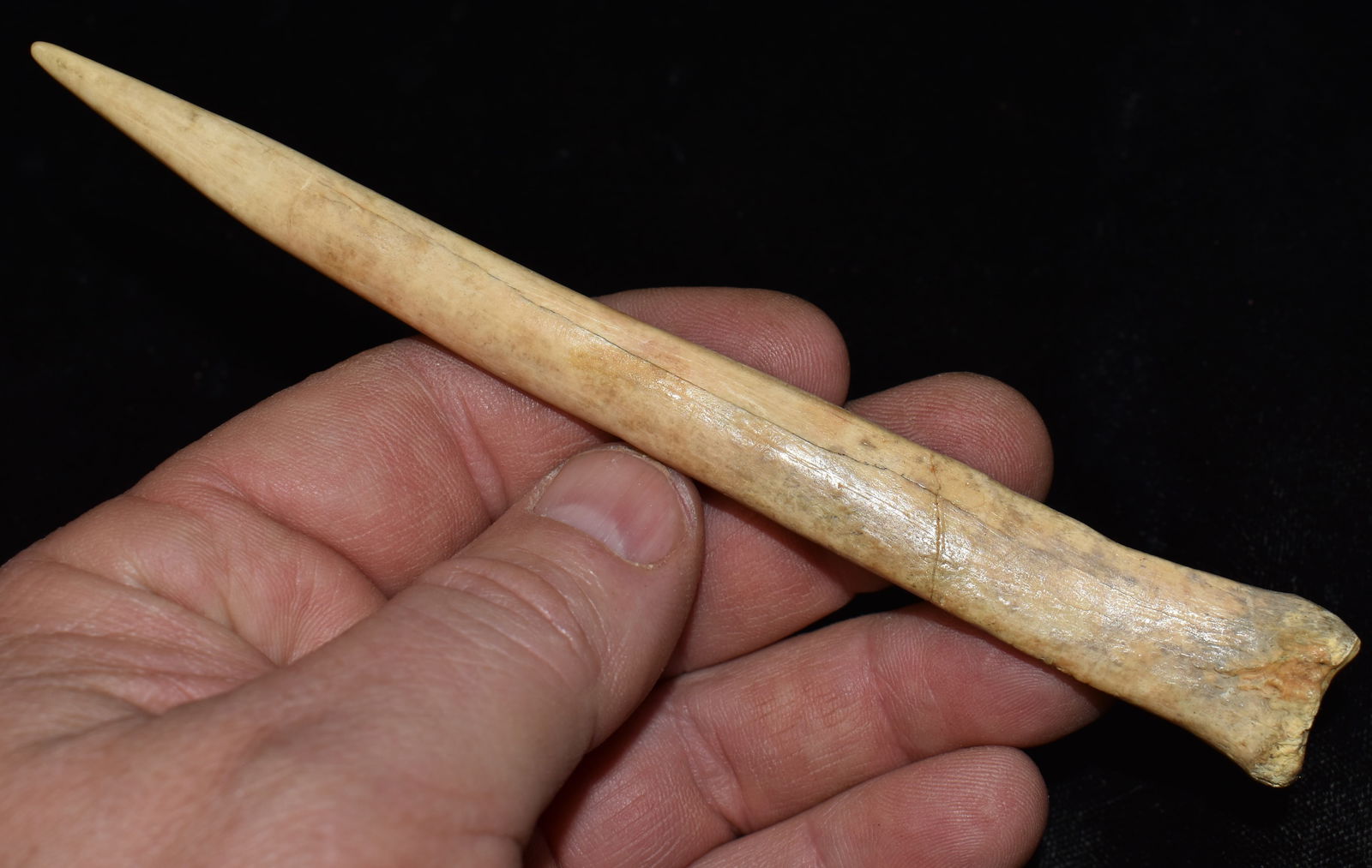 6" Bone Awl found in Central Texas: 6" Bone Awl found in Central Texas. Has been glued back together where shown on the photos. Key words: Ancient, Prehistoric Native American Indian Artifacts, Arrowheads, Stone Tools