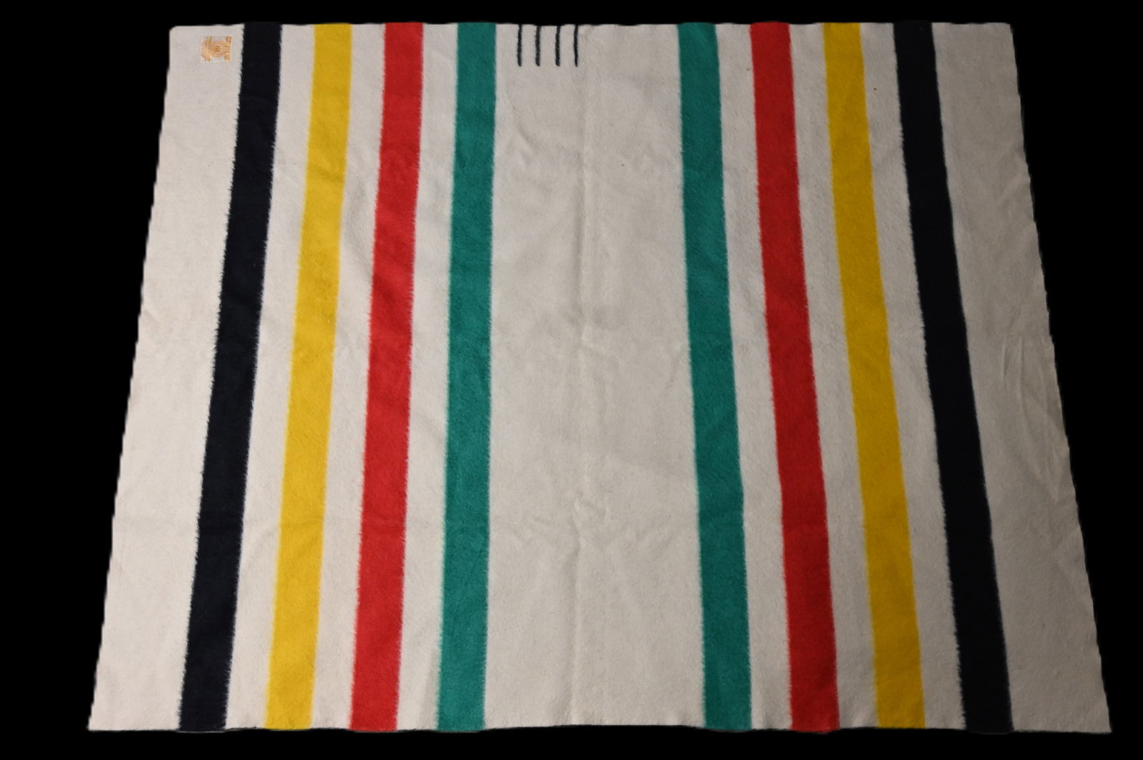 4 Beaver Hudson Bay Blanket. (1 of 4)