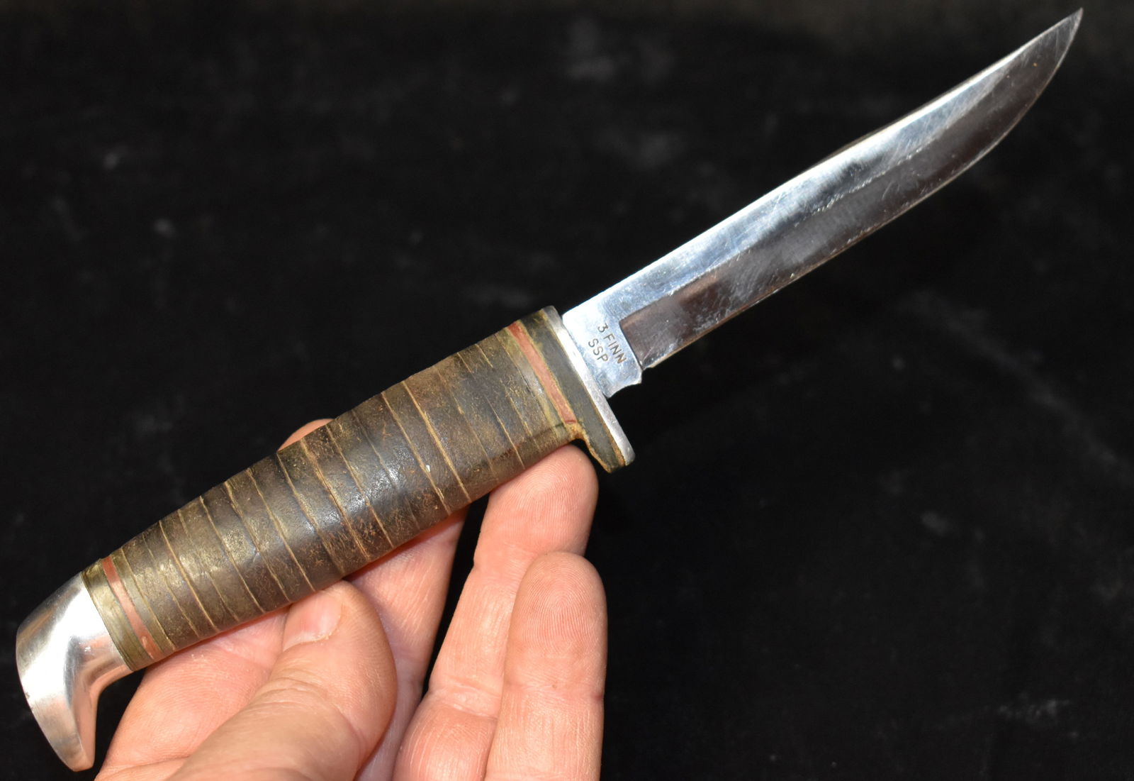 VTG Case XX Razor Edge 3 Finn SSP USA Fixed Blade Knife Leather Handle: VTG Case XX Razor Edge 3 Finn SSP USA Fixed Blade Knife Leather Handle. Sheath doesnt appear to be the original that the knife came with.