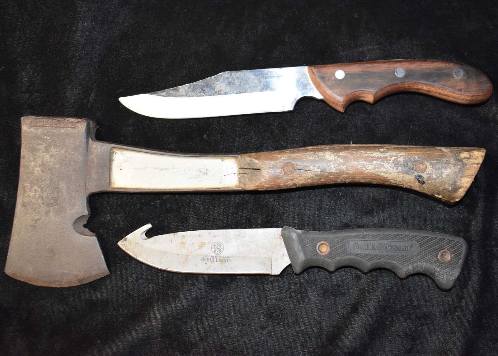 Two Knives and a Hatchet - Maxam Steel, Smith and Wesson and unknown on Hatchet (1 of 6)