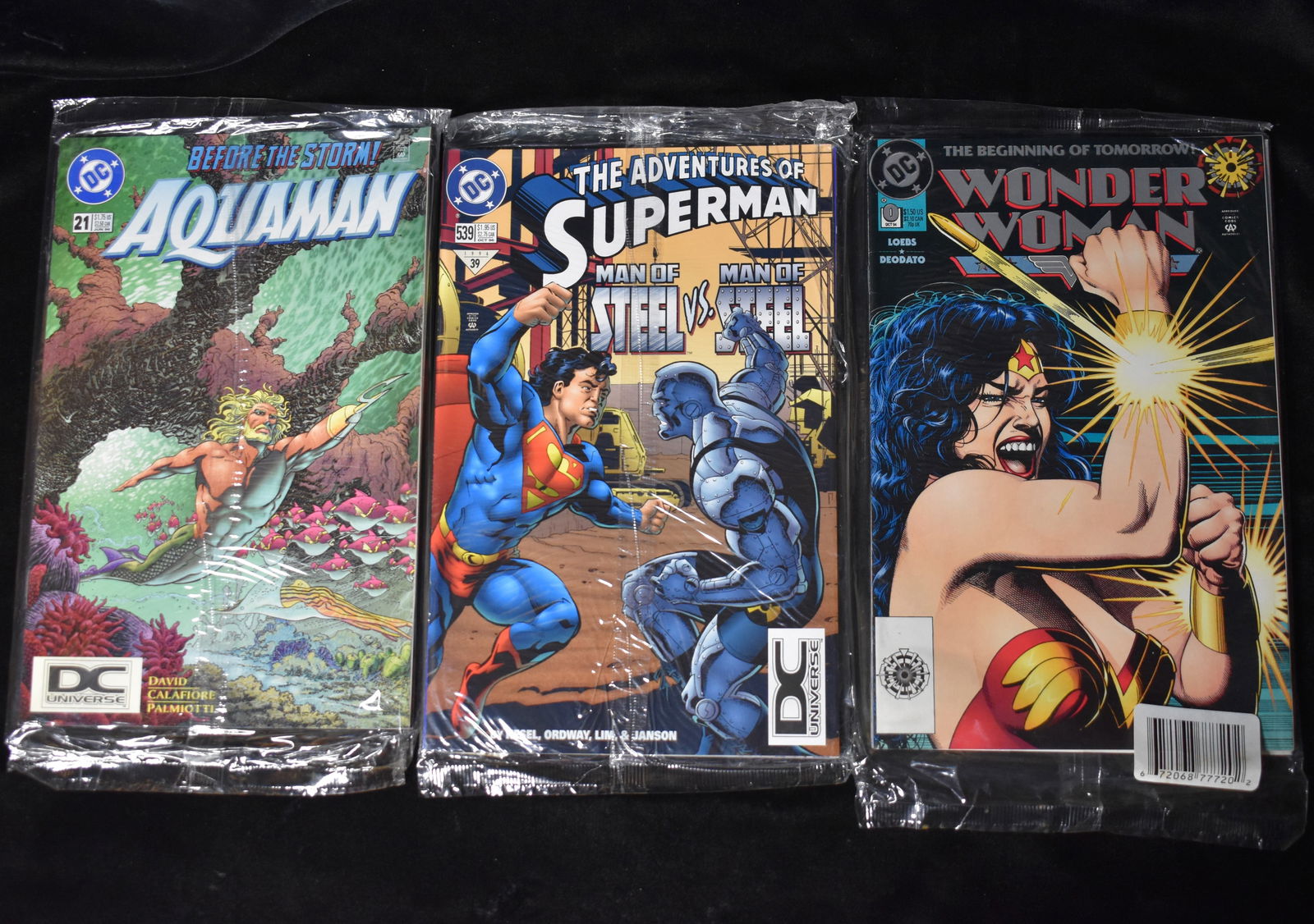 6 Vintage 1990's Comic Books Factory Sealed - Aquaman, Wonder Woman, Super boy and Superman (1 of 3)
