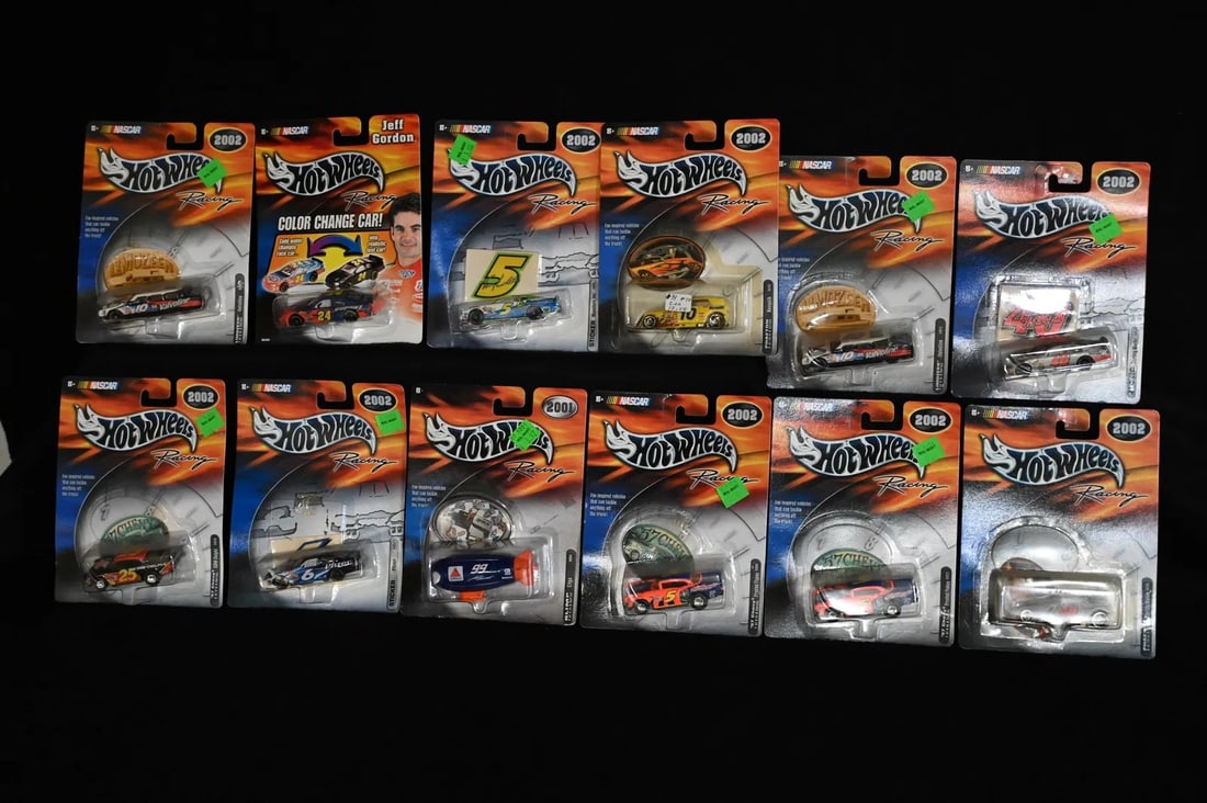 12 Die Cast Race Cars 1/64 Scale 2000-2002 Hot Wheels NASCAR Racing Cars Brand New condition in the (1 of 7)