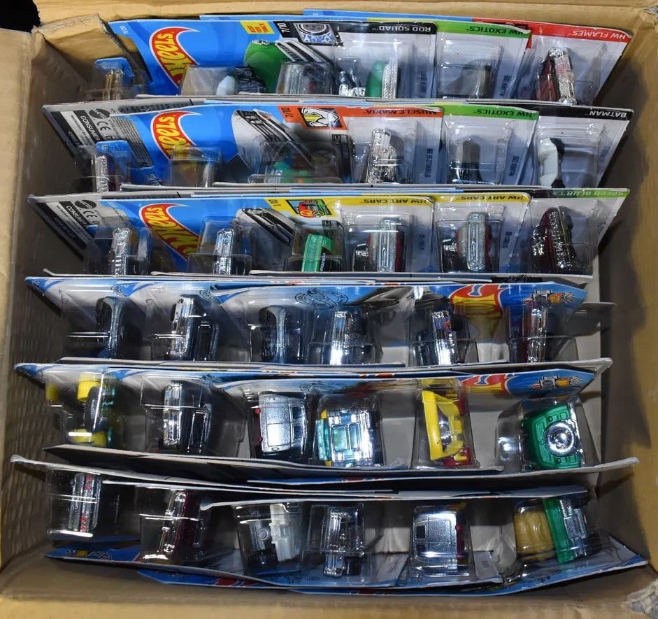 Mattel Hot Wheels Assortment contains 72 cars 2017: Mattel Hot Wheels Assortment contains 72 cars. All cars are brand new and in their original card. The cars in the box probably don't match the numbers on the outside of the box. We made sure the numbe