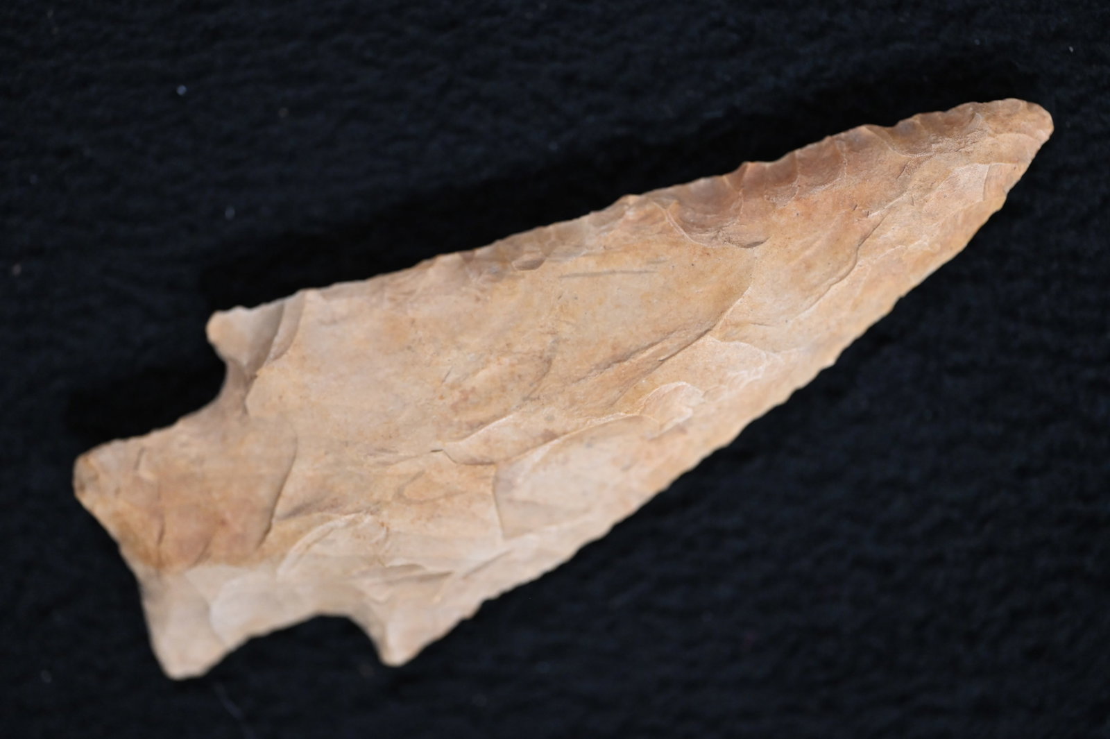 3 9/16" Benton Arrowhead Ex: Phil Potter Collection of Evansville Indiana.: 3 9/16" Benton Arrowhead Ex: Phil Potter Collection of Evansville Indiana.