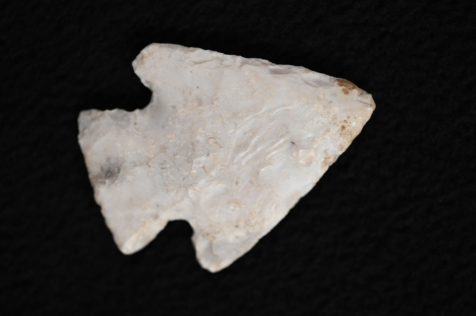 1 15/16" Snyders Arrowhead  Found in Boone Co. Missouri. (1 of 10)