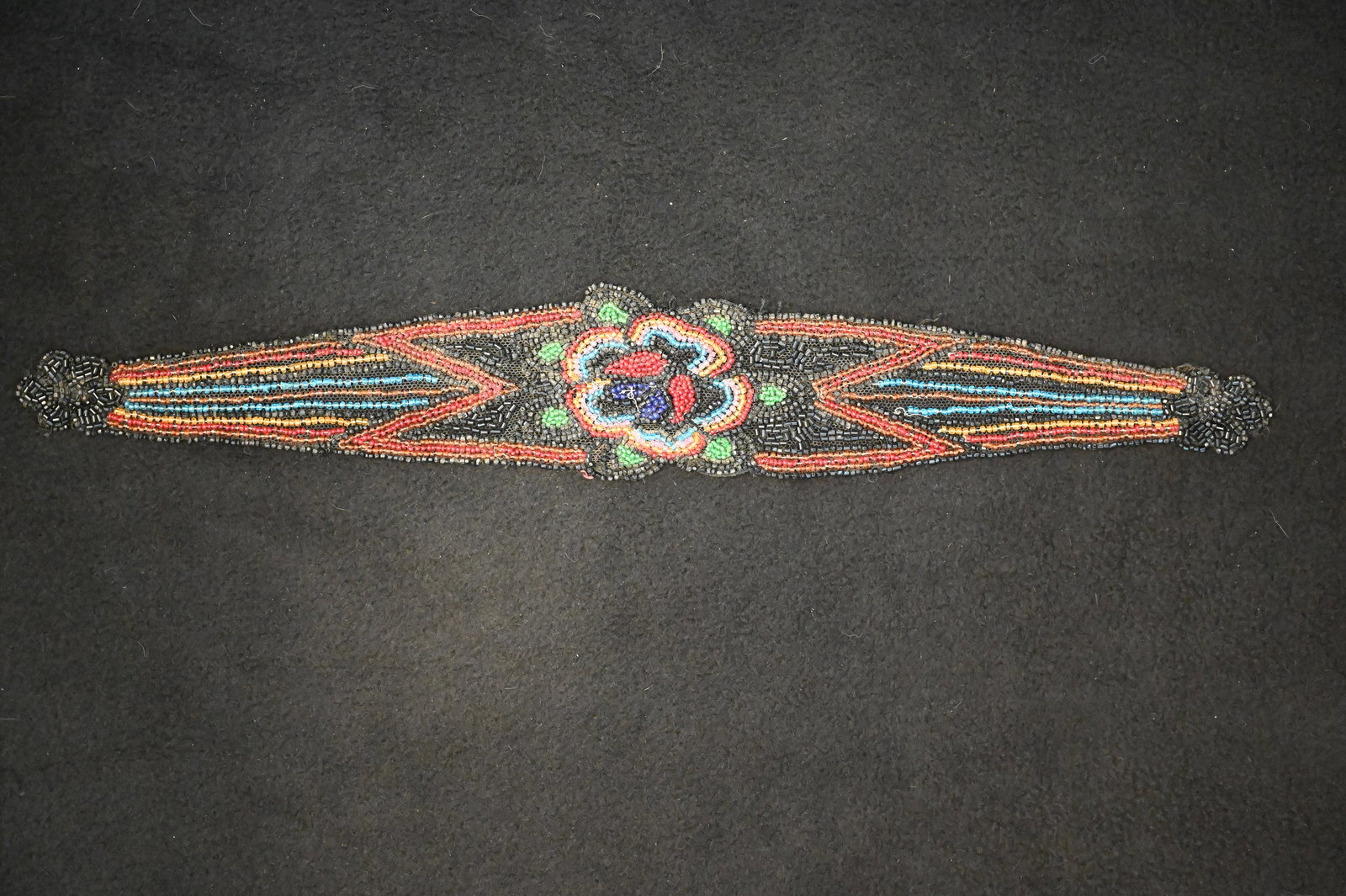 Native American Vintage 16" Beaded Neck/Hair Band.: Native American Vintage 16" Beaded Neck/Hair Band.
