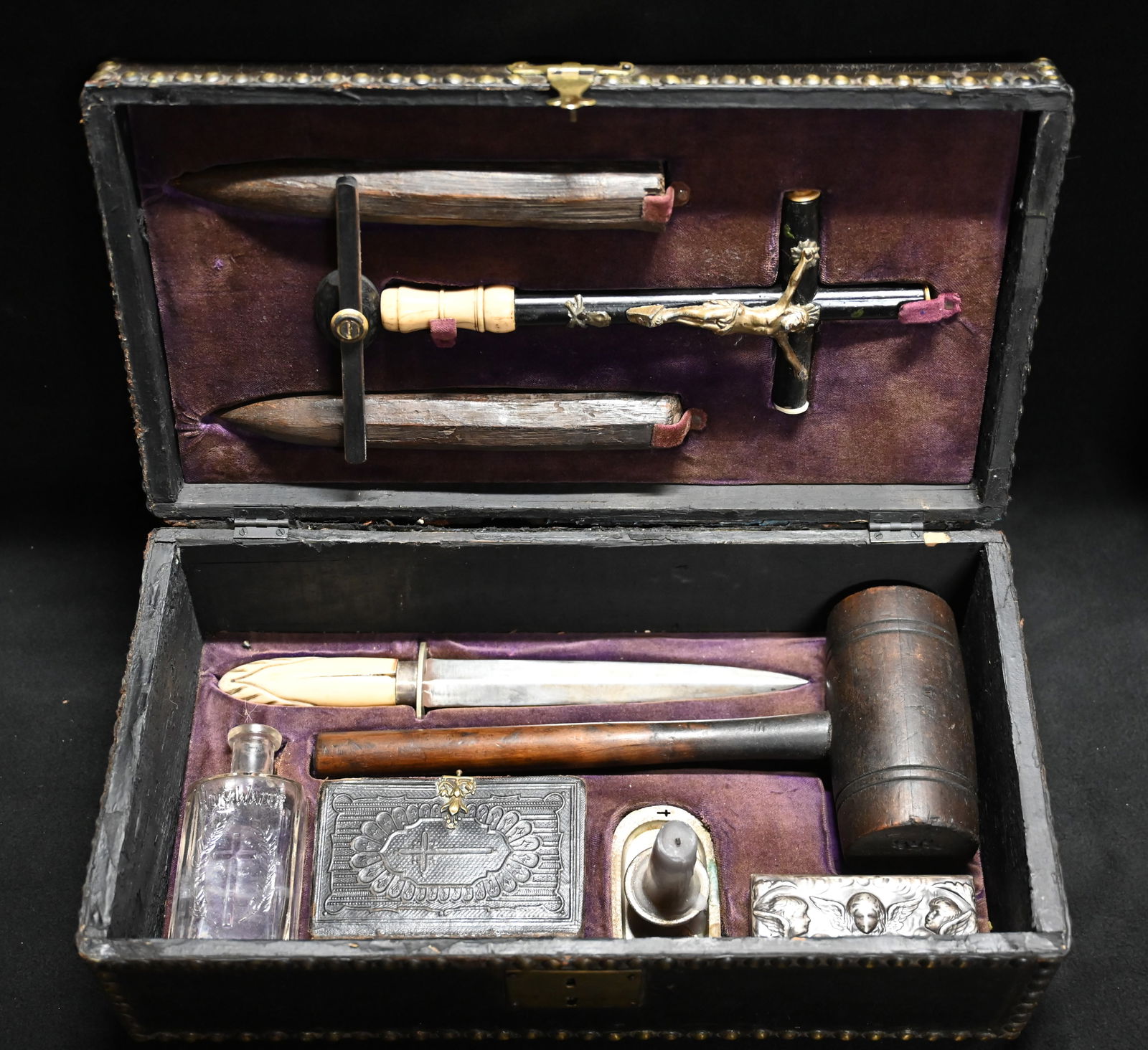 19th Century Vampire Killing Kit (1 of 18)