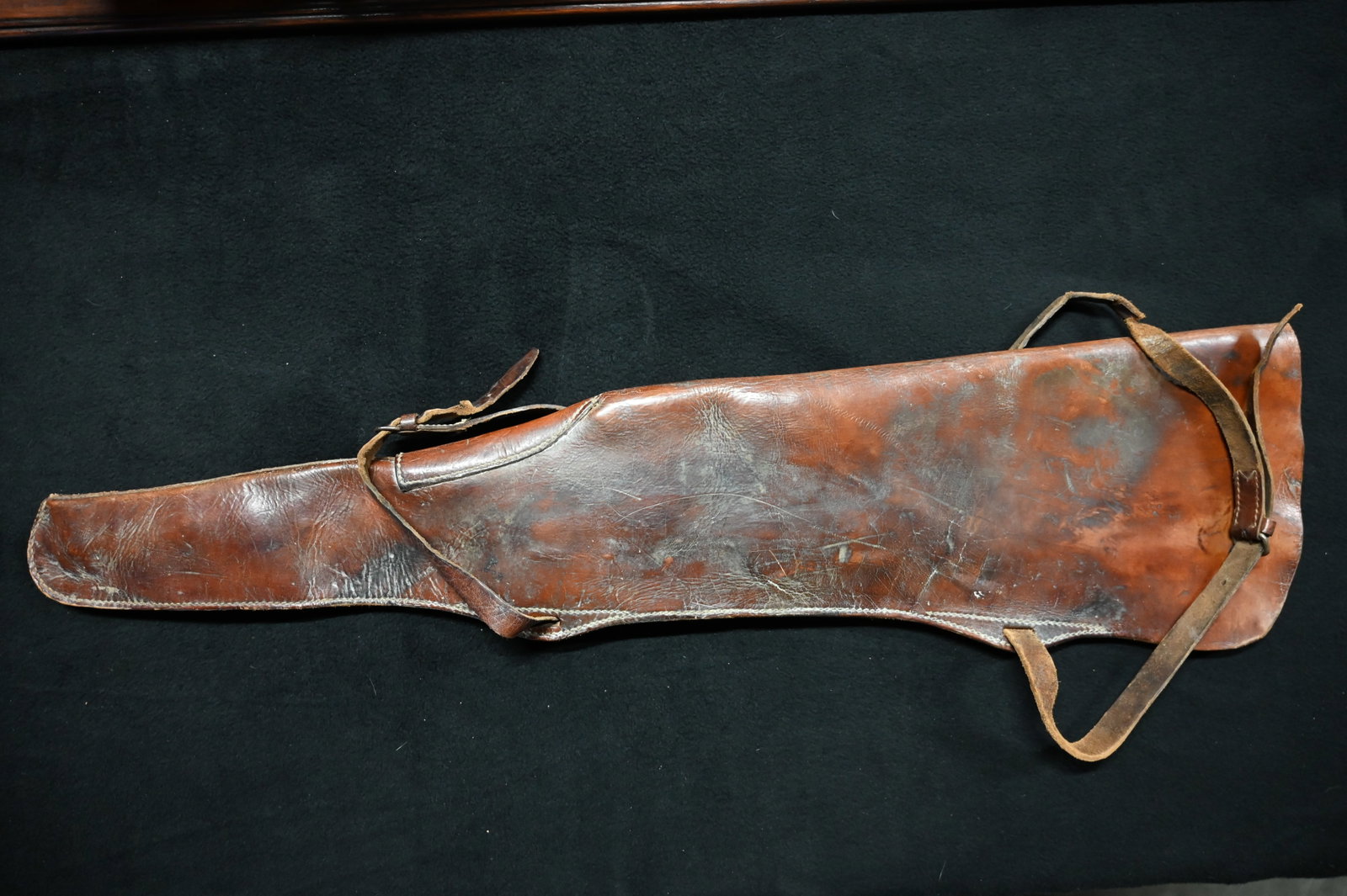 35" Leather Saddle Gun Holster.: 35" Leather Saddle Gun Holster.