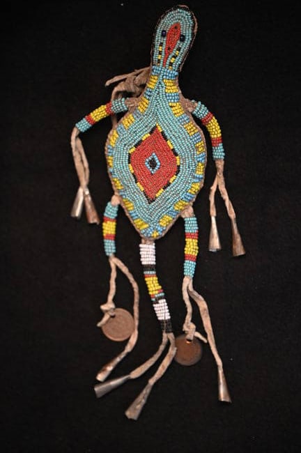 Beaded Lizard Fetish with 1891 Indian Head Pennies. (1 of 7)