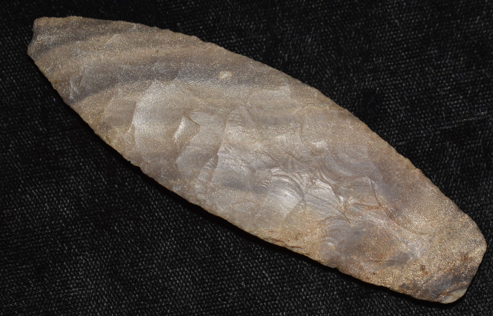 3 5/8" Agate Basin found in Pettis County, Missouri (1 of 9)