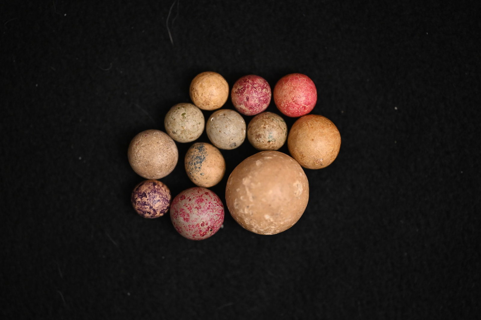 12 Victorian Era Marbles 1" Largest Found in Boone Co. Missouri.: 12 Victorian Era Marbles Marbles 1" Largest Found in Boone Co. Missouri.