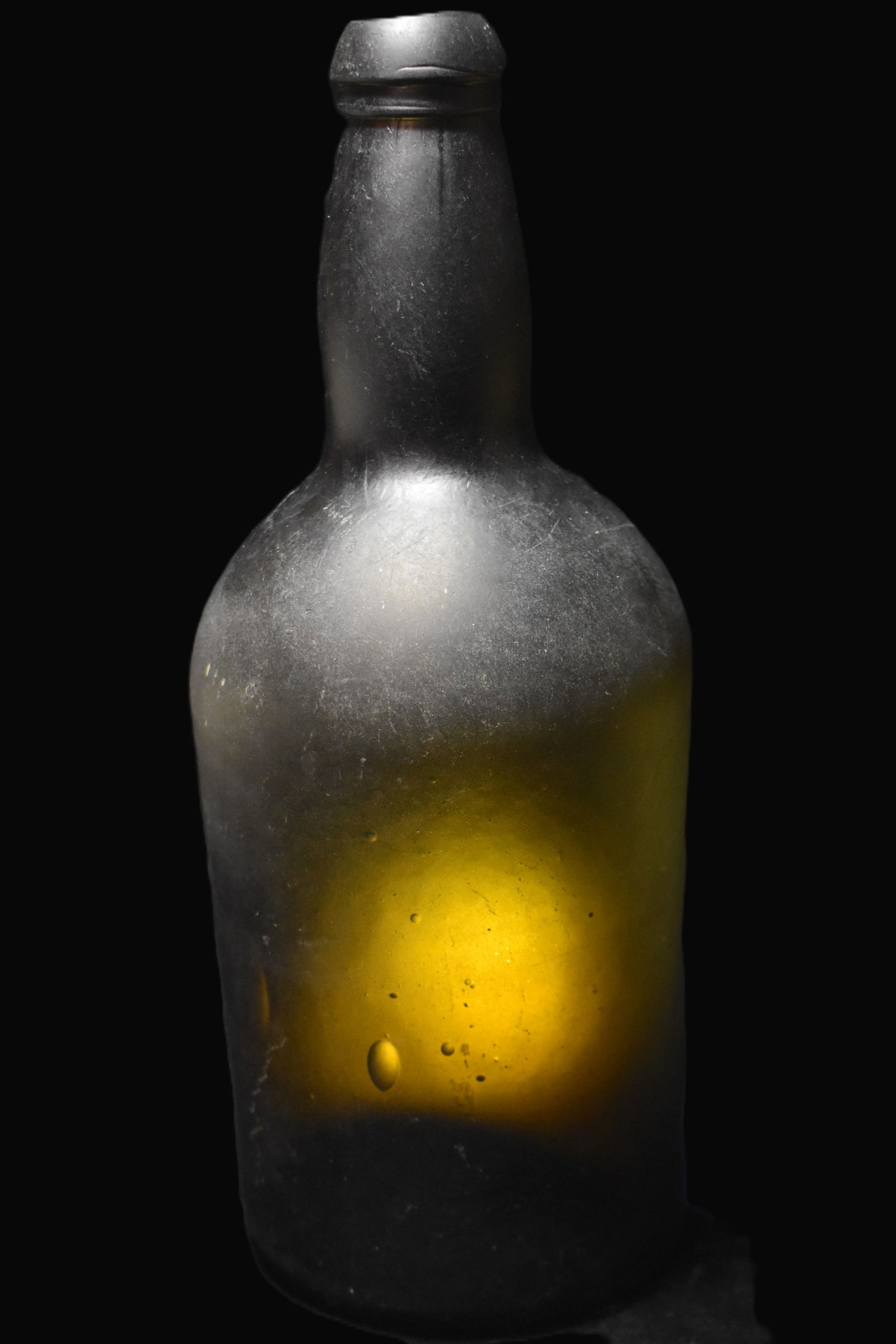 Circa 1800 British Mallet Bottle - 9 1/2" tall - Pirate Bottle (1 of 8)