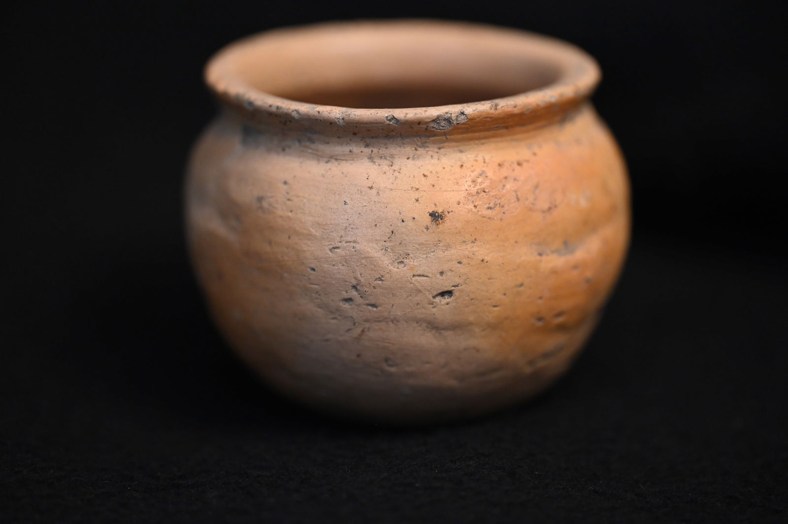 Pre-Columbian Plumbate 2 3/8" Miniature Terracotta Pot. Solid with no Restoration Ex: Tom Moxley (1 of 9)