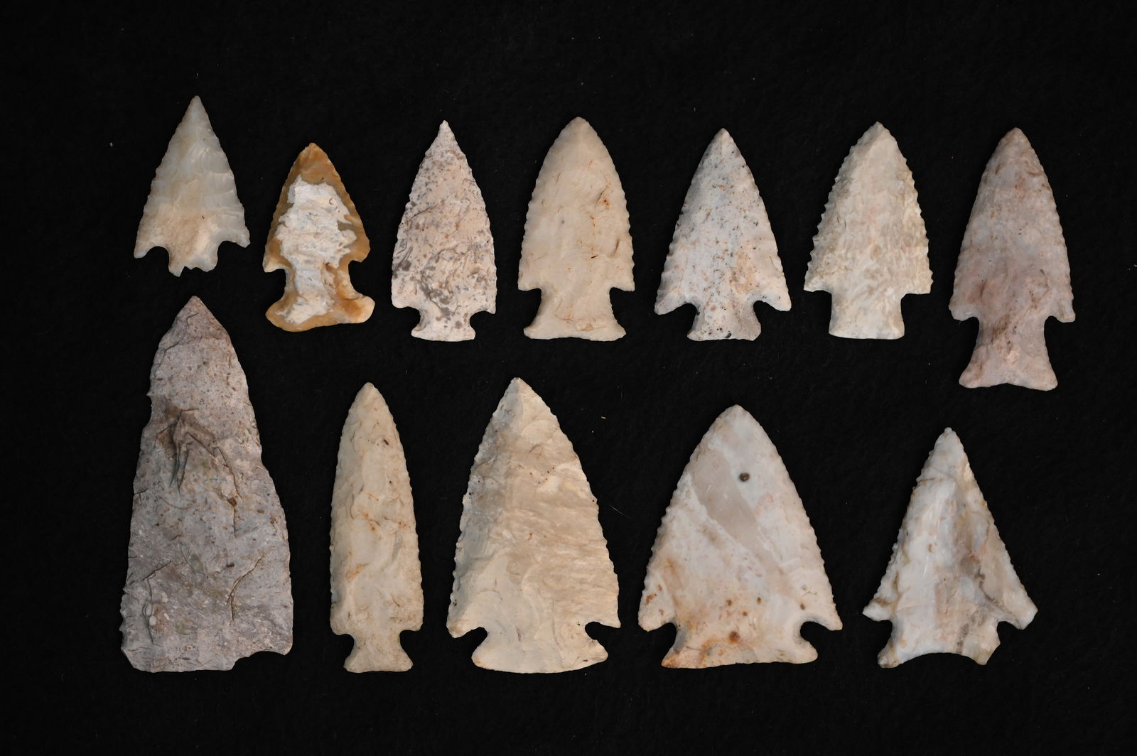 12 Arrowheads Found in IA/MO with Modern Re-Chipping 3" Longest. (1 of 6)