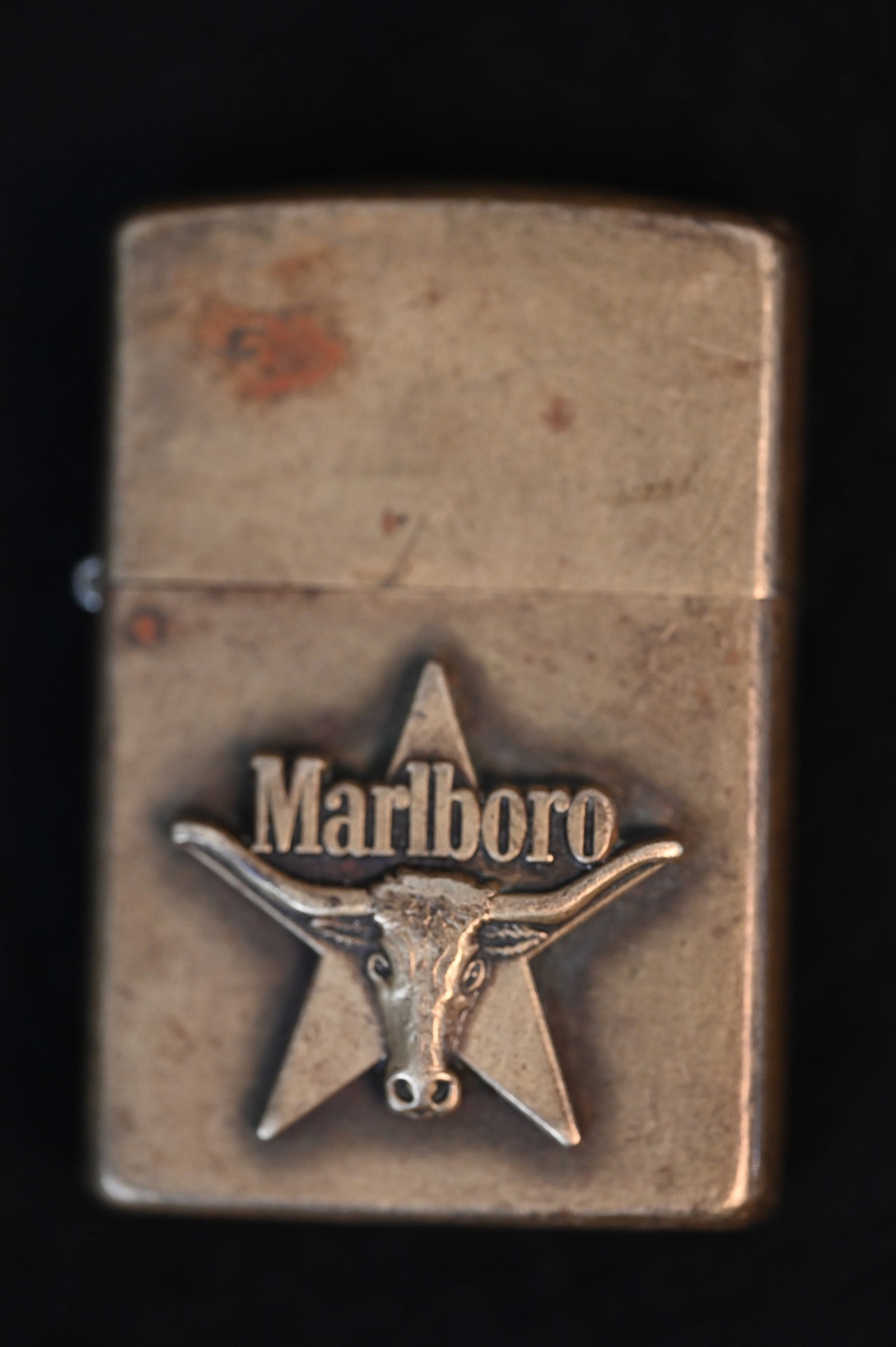 Gold Color Marlboro Vintage Zippo Lighter.: Gold Color Marlboro Vintage Zippo Lighter.