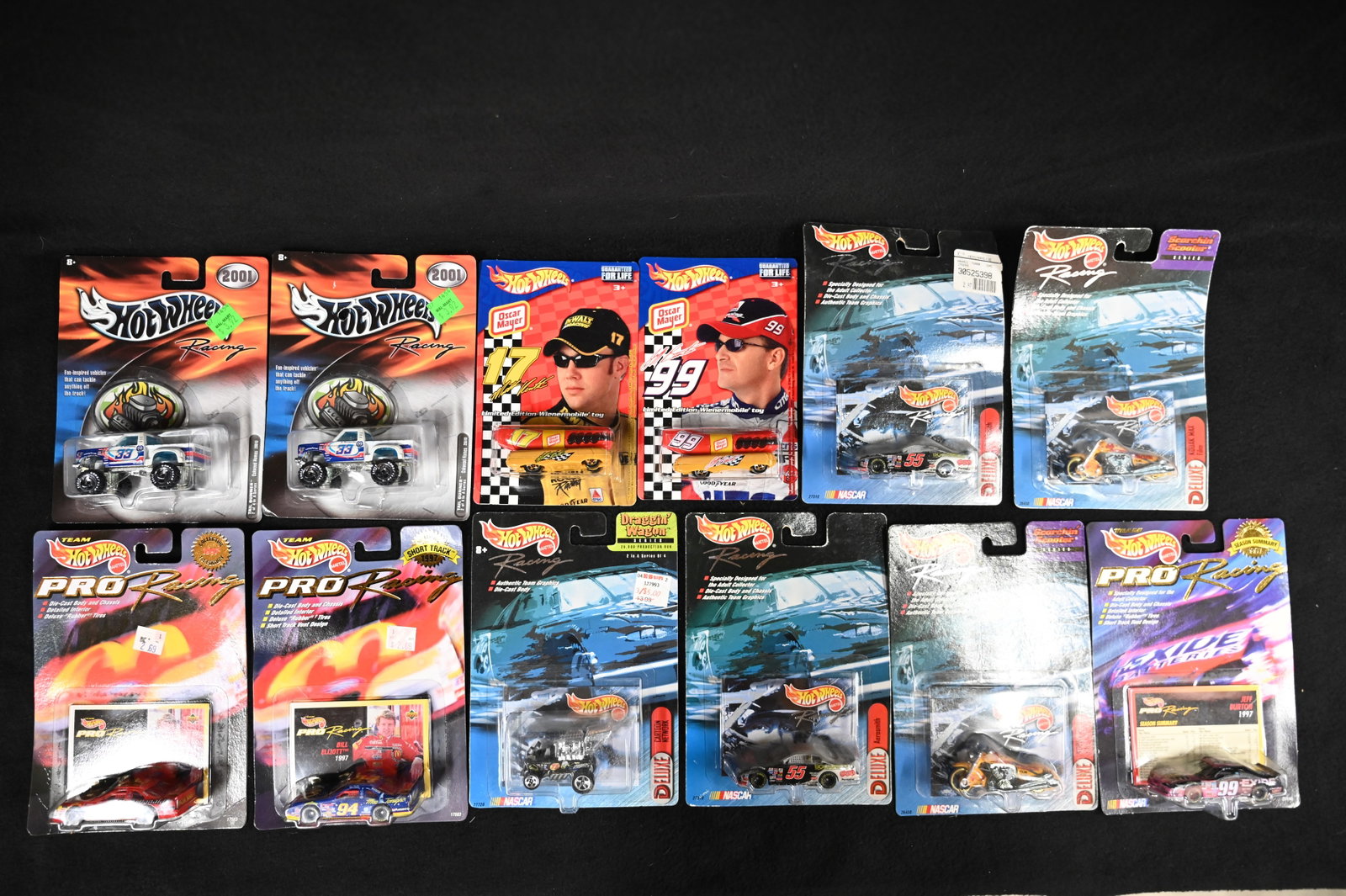 12 Hot Wheels Racing 1/64 Scale Cars 1996-200!.: 12 Hot Wheels Racing 1/64 Scale Cars 1996-200!.