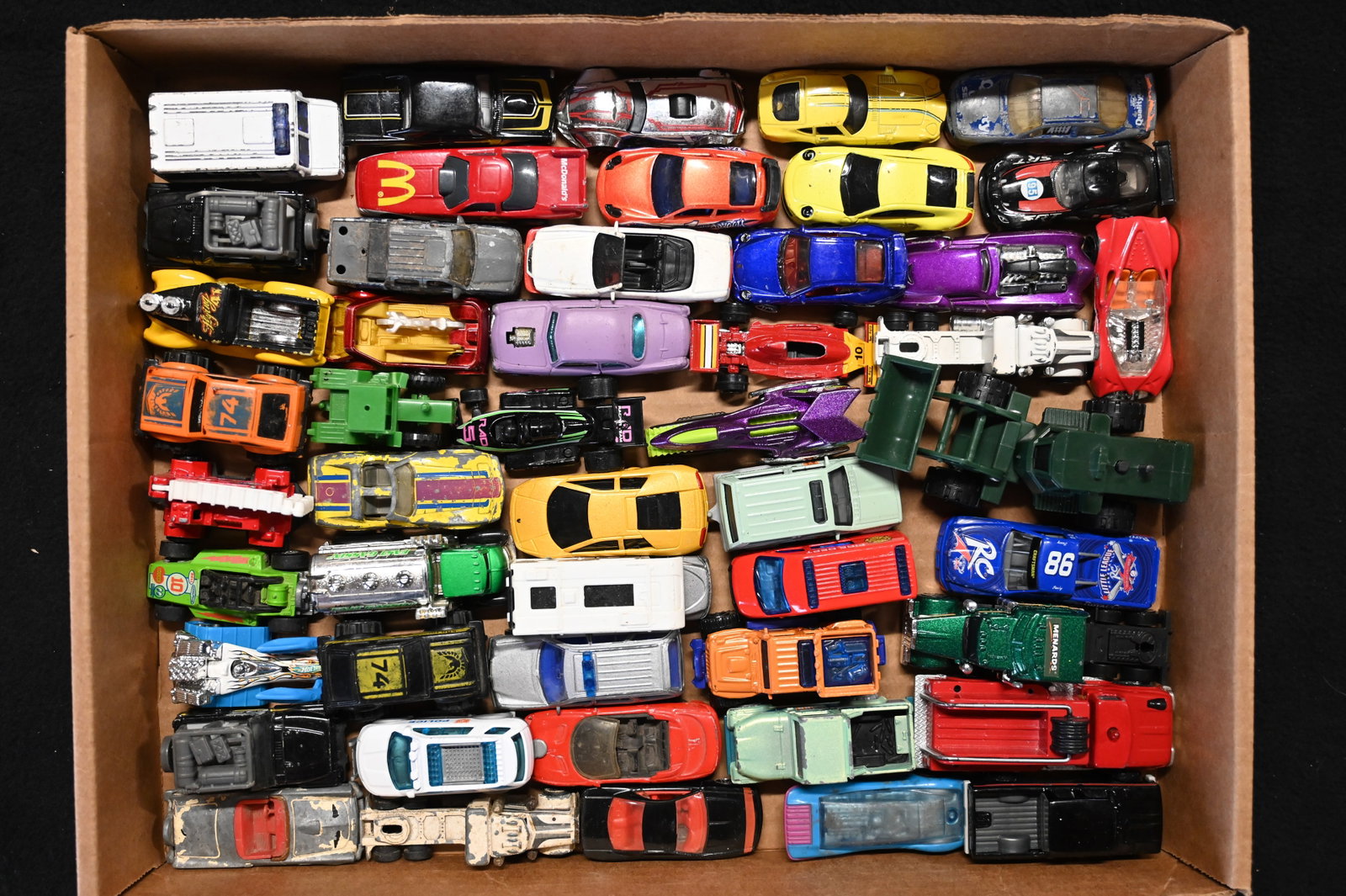 Approx. 50 Vintage Diecast Cars Hot Wheels, Matchbox, and More. Please see pictures for condition: Approx. 50 Vintage Diecast Cars Hot Wheels, Matchbox, and More. Please see pictures for condition and exact count.