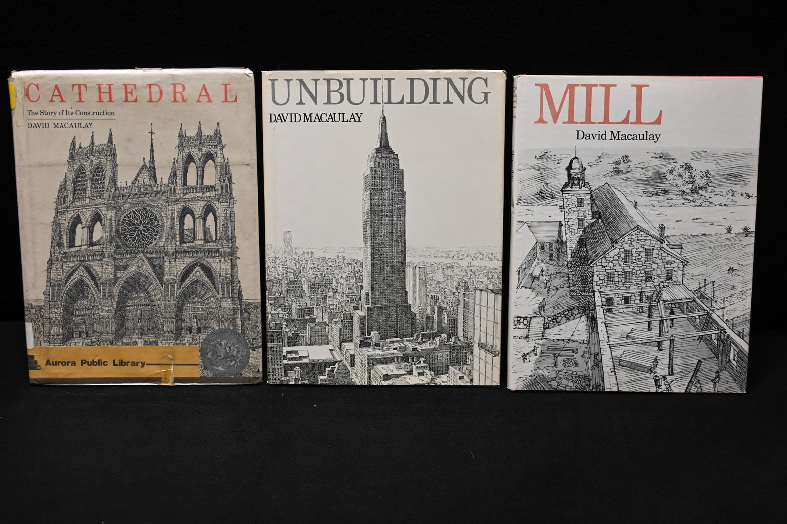 3 Books by David Macaulay includes Mill 1983, Unbuilding 1980, Cathedral 1973 ex library book. All: 3 Books by David Macaulay includes Mill 1983, Unbuilding 1980, Cathedral 1973 ex library book. All 3 are hardcover.