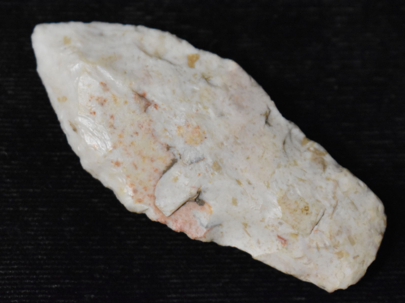 2 3/8" Hell Gap Arrowhead found in Lee County, Iowa by Gary Dinwiddie (1 of 9)