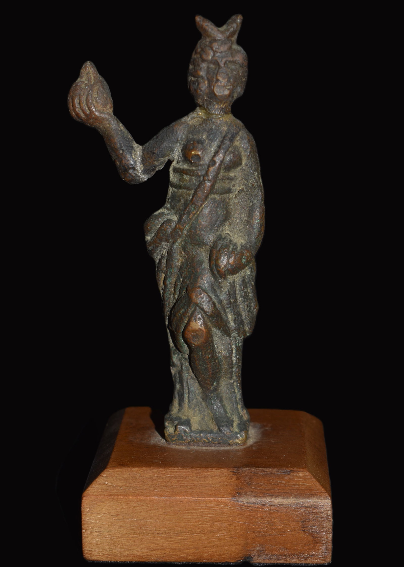 Roman Era Gaulish Bronze Statuette of a Horned Goddess 5th Century BCE to 5th Century CE: Roman Era Gaulish Bronze Statuette of a Horned Goddess 5th Century BCE to 5th Century CE. The Gaulish people, part of the Celtic culture, were active during the Iron Age and Roman periods, roughly fro
