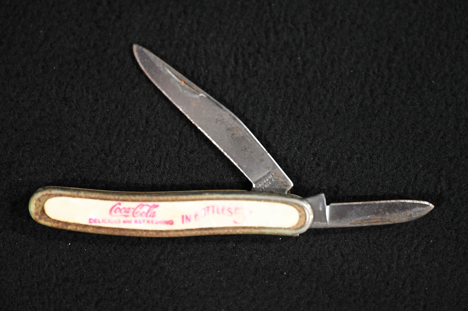 Colonial Coca Cola 2 Blade Advertisement Pocket Knife. (1 of 5)