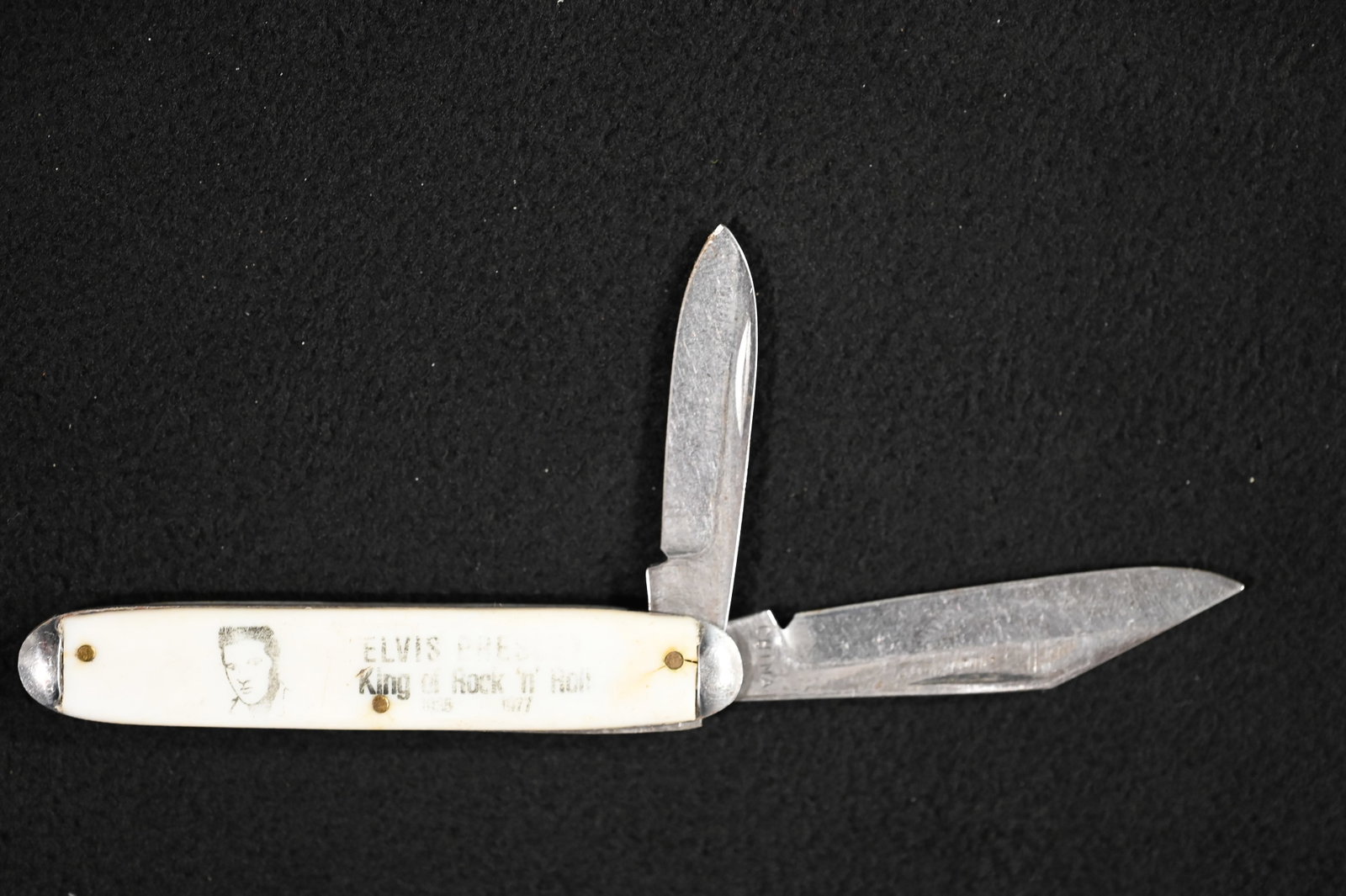 Vintage Elvis Pressley "King of Rock and Roll" 2 blade Pocket Knife.: Vintage Elvis Pressley "King of Rock and Roll" 2 blade Pocket Knife.