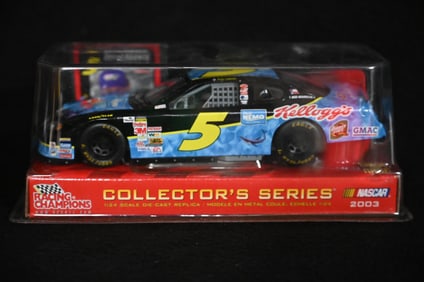 2003 Terry LaBonte "Kellogg's" Racing Champions NASCAR 1/24 Scale Die Cast Stock Car.