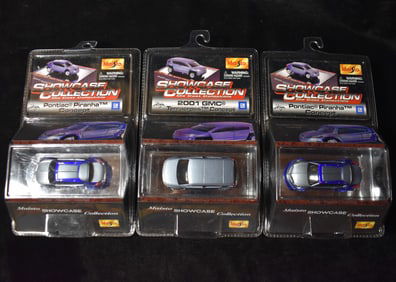 Three 2001 Maisto Diecast 1:64 Scale Showcase Collection Cars - PONTIAC PIRANHA CONCEPT A8