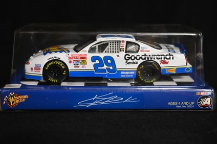 Kevin Harvick "Reeses Fast Break" 2002 Winners Circle 1/24 Scale Die Cast NASCAR in Brand New