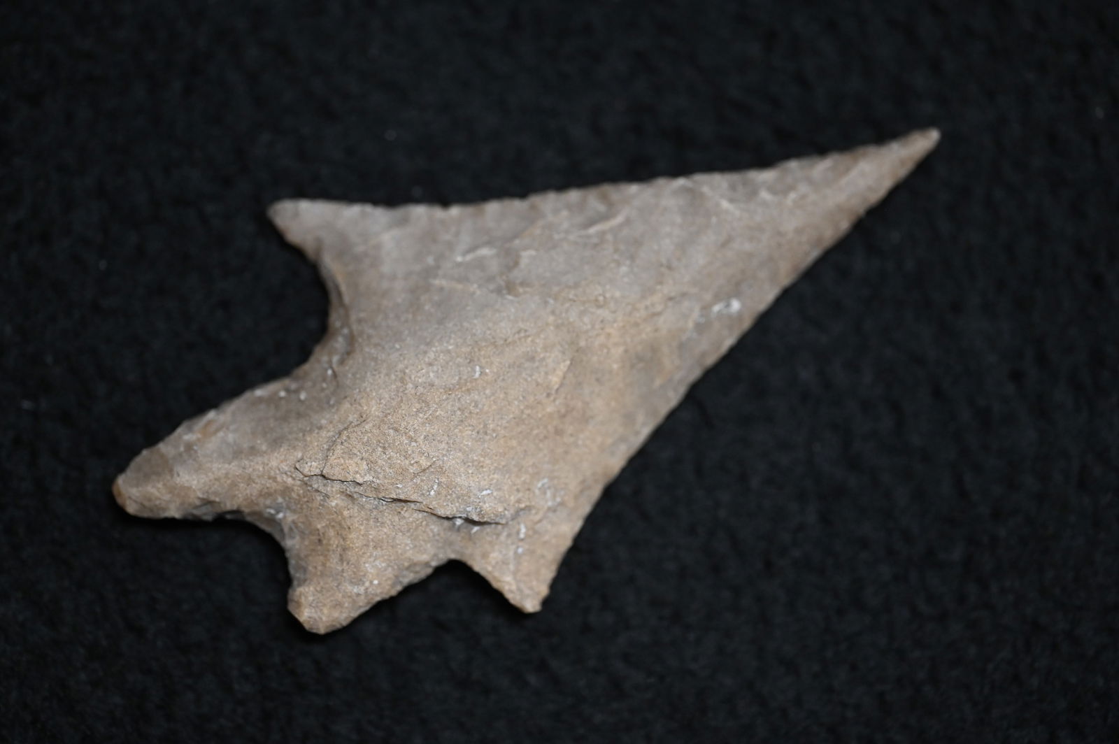 2 7/8" Pedernales Arrowhead Found in Texas. (1 of 6)