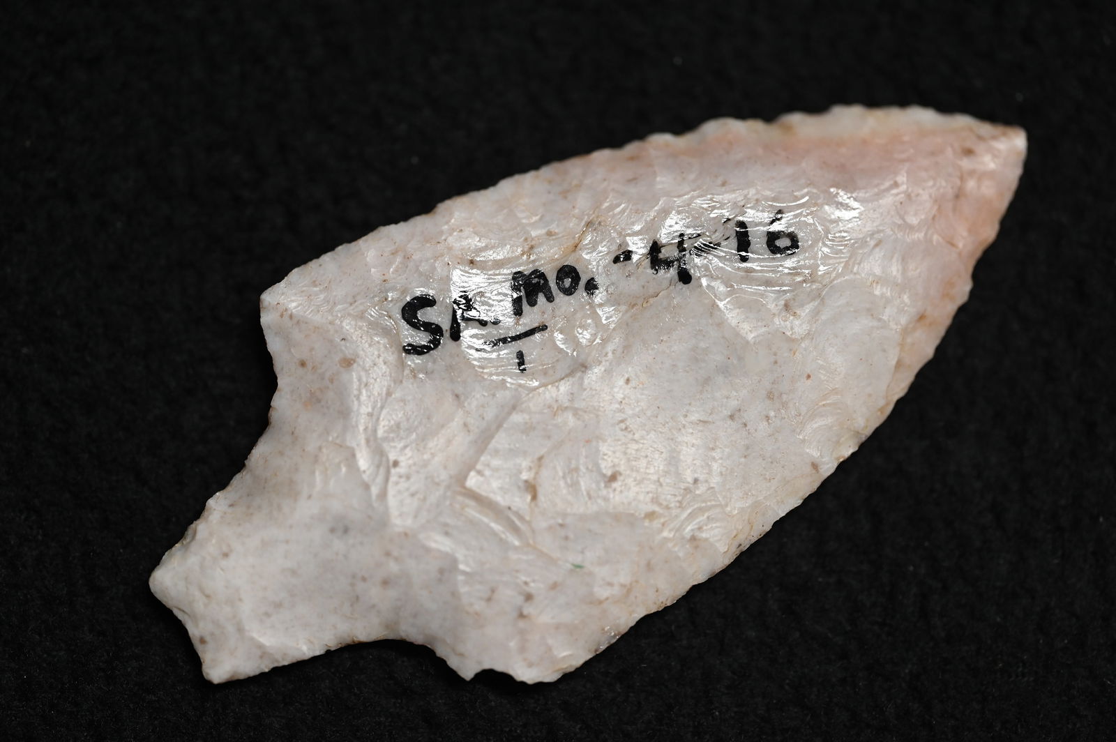 3 3/16" Dickson Arrowhead Found in Saline Co. Missouri. (1 of 6)