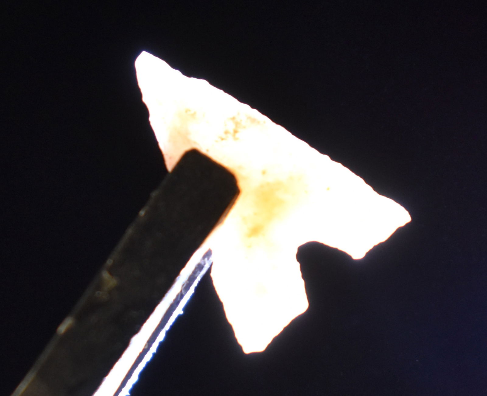 5/8" West Texas Gem Point - Garza Basal Notch Arrowhead Made of Agate (1 of 7)