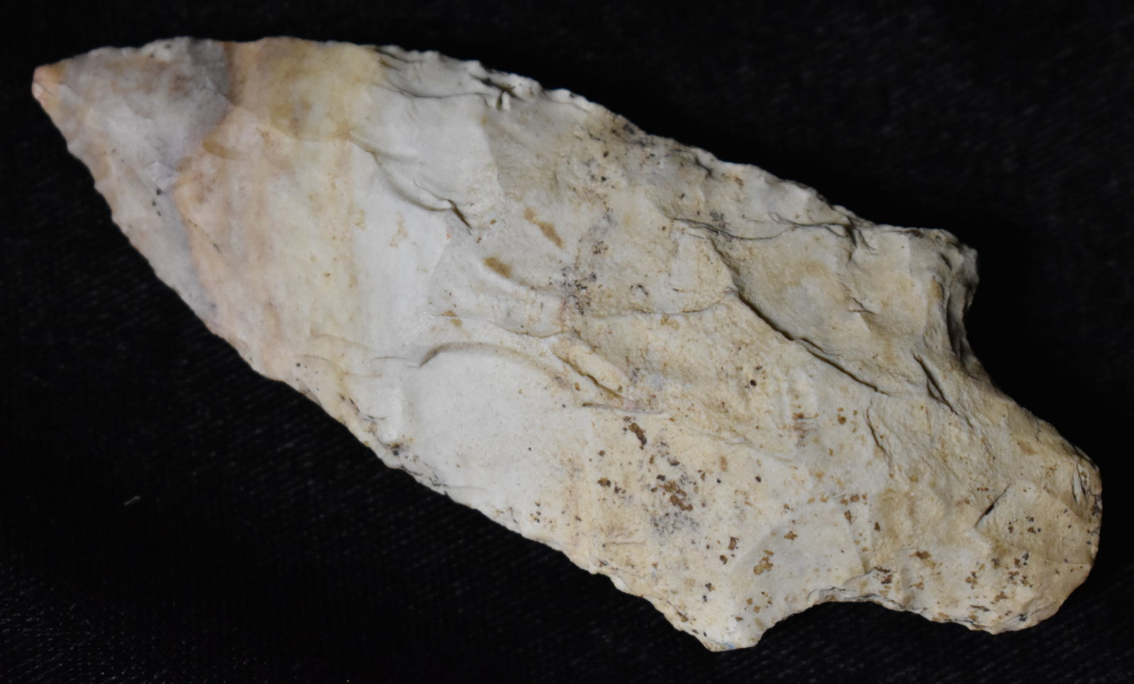 3 1/4" Etley found in Lincoln County, Missouri: 3 1/4" Etley found in Lincoln County, Missouri. Outline is like an Adena but the manufacture is etley culture. Ex Matt Madonia Collection