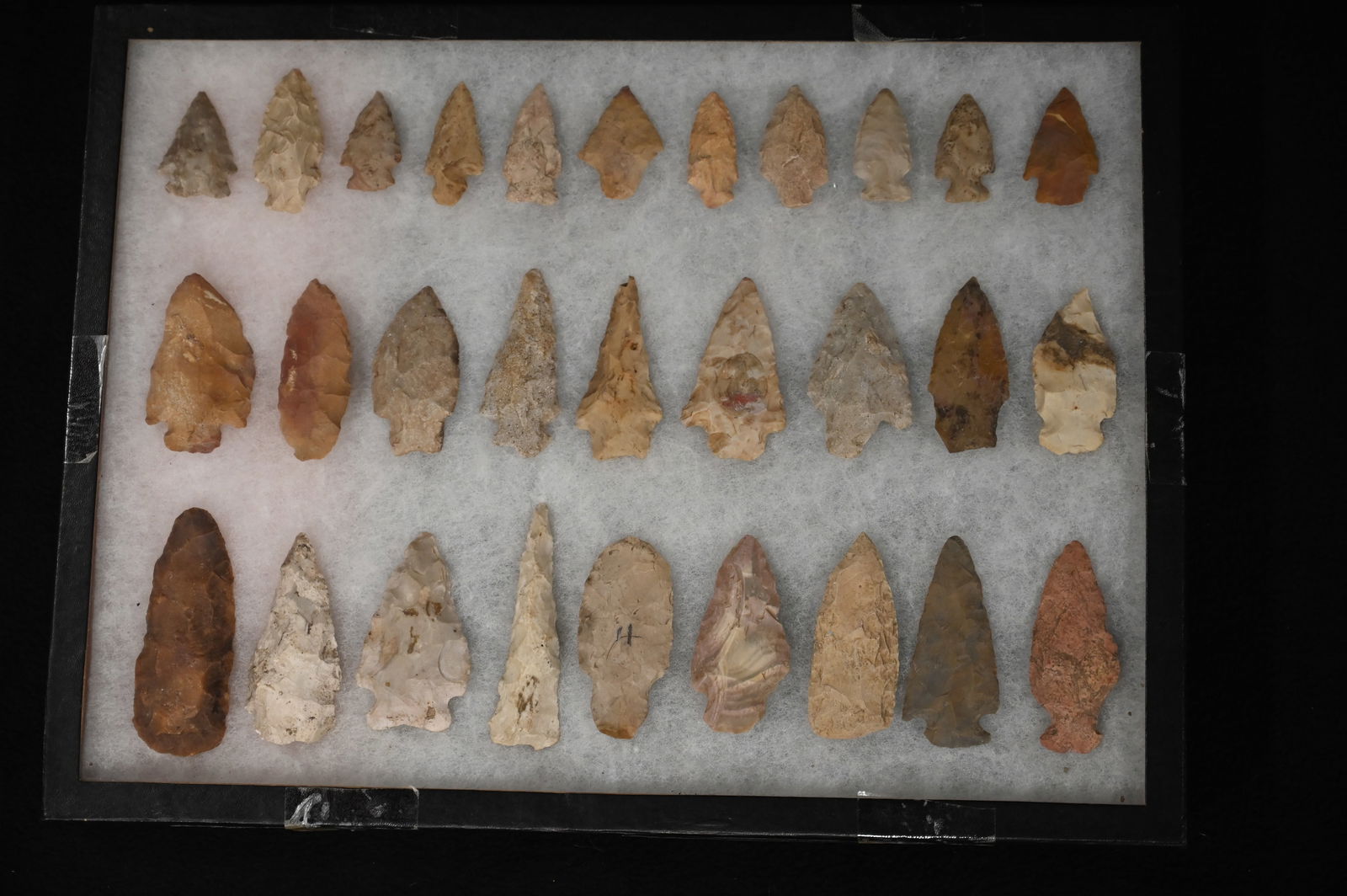 Frame of 29 Arrowheads Found in IL/MO 3 5/8" Longest. Includes Archaic -Woodland Period Artifacts. (1 of 5)