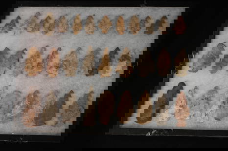 Frame of 29 Arrowheads Found in IL/MO 3 5/8" Longest. Includes Archaic -Woodland Period Artifacts.: Frame of 29 Arrowheads Found in IL/MO 3 5/8" Longest. Includes Archaic -Woodland Period Artifacts. The 12" x 16" Frame is included.