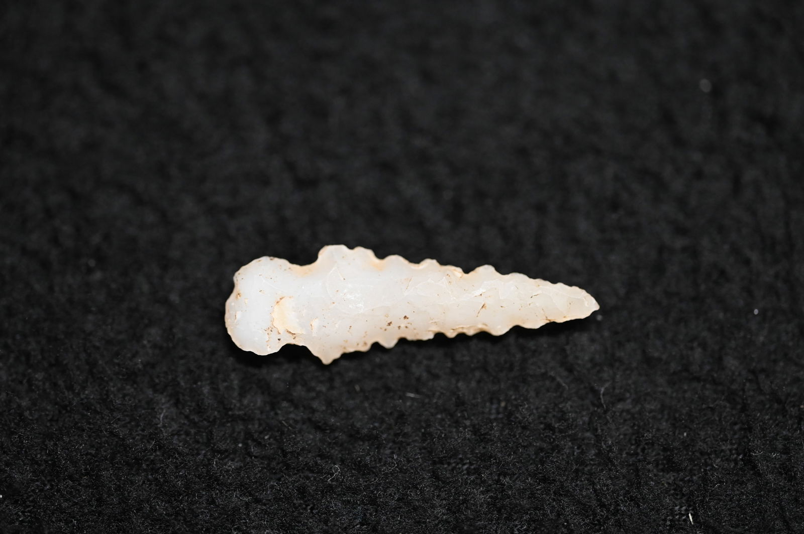 1 1/8" Novaculite Agee Bird Point Found in Pike Co. Arkansas, Partain COA Ex: Walt McIntyre, Kent (1 of 6)