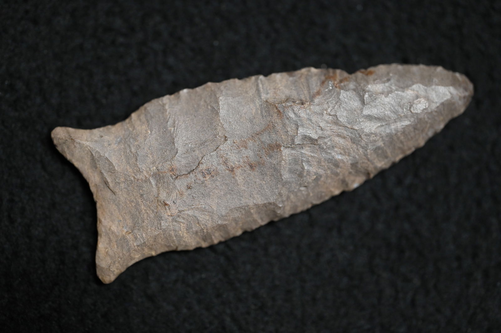 2 3/4" Greenbriar made out of Dover Chert Found in the IL/KY/TN area Ex: Walt McIntyre Collection. (1 of 6)