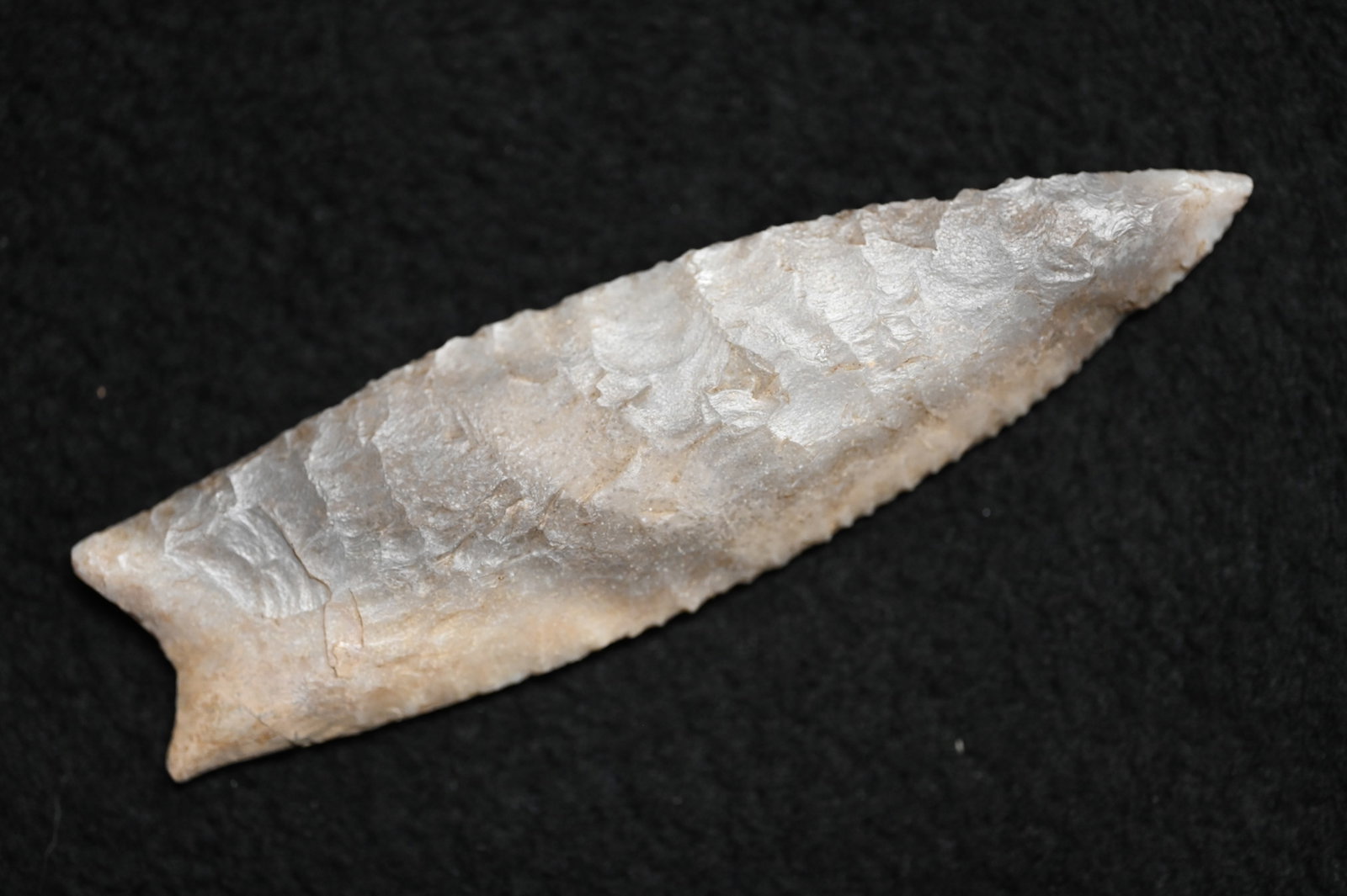 3 7/16" Well Made Dalton with Restoration to 1 ear. Found in Pettis Co. Missouri Ex: George Wolf: 3 7/16" Well Made Dalton with Restoration to 1 ear. Found in Pettis Co. Missouri Ex: George Wolf Collection.