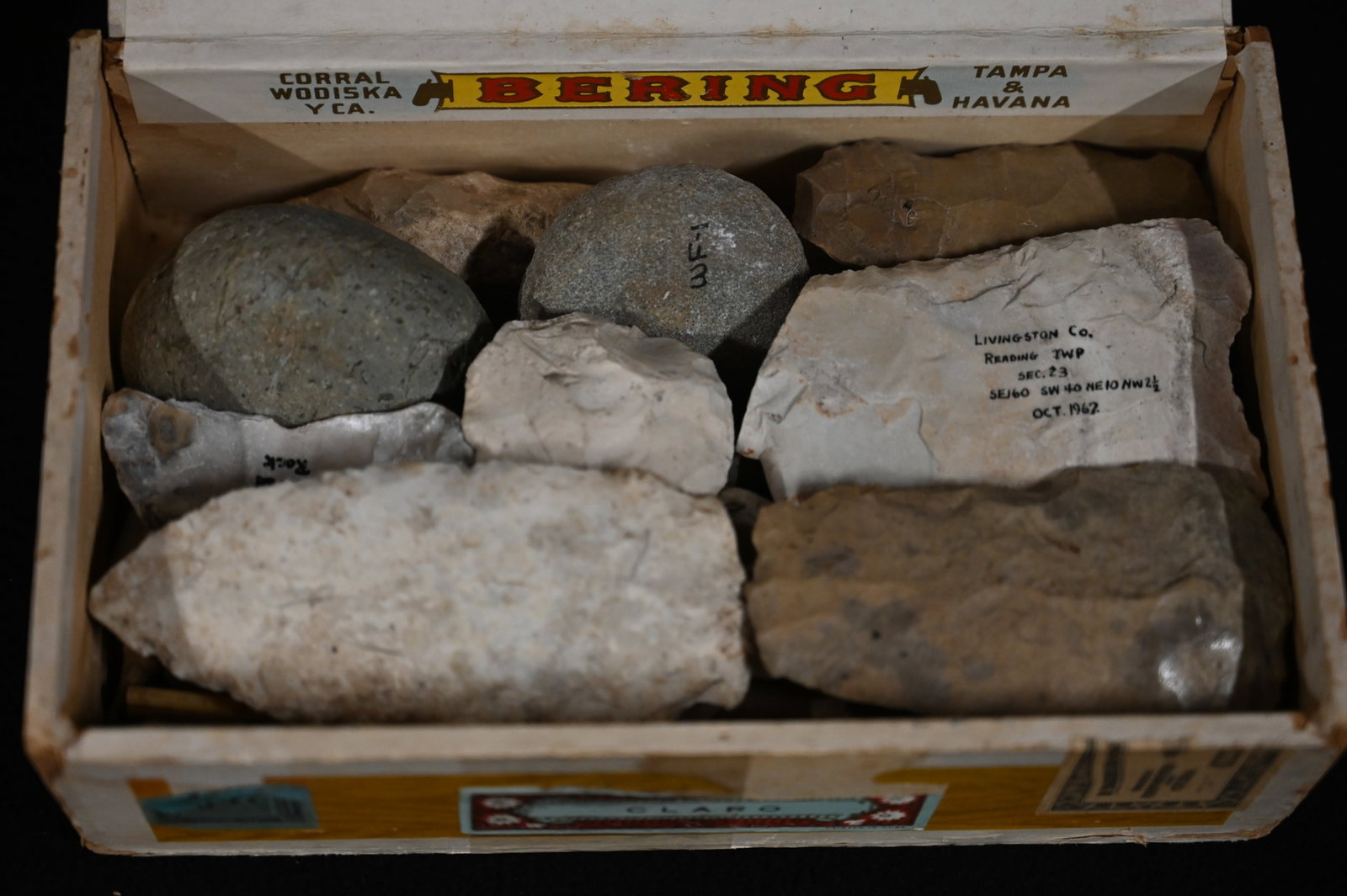Cigar Box Full of Damaged Arrowheads Found in Fulton Co. Illinois and surrounding Counties. Cigar: Cigar Box Full of Damaged Arrowheads Found in Fulton Co. Illinois and surrounding Counties. Cigar Box measures approx.. 8 1/2" x 5 1/2" x 3". Weighs approx.. 5 pounds.