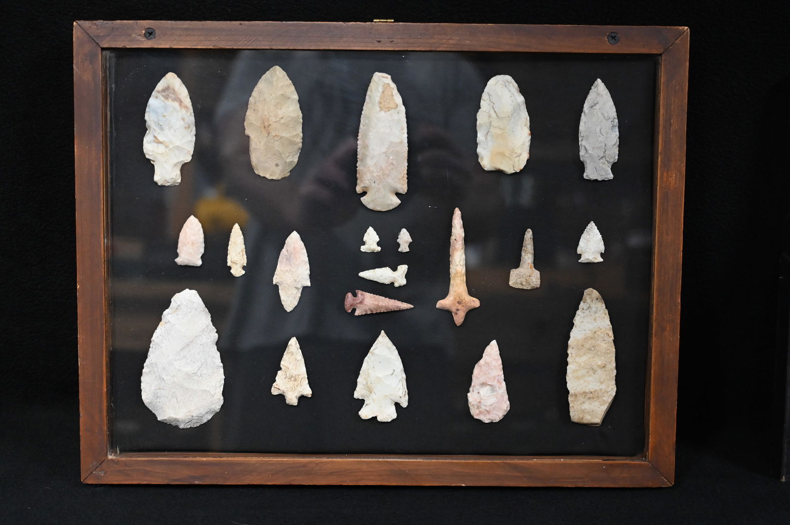 Frame of 20 Arrowheads Found in Illinois 4 1/8" Longest.  The 2 colorful points in the center appear (1 of 6)