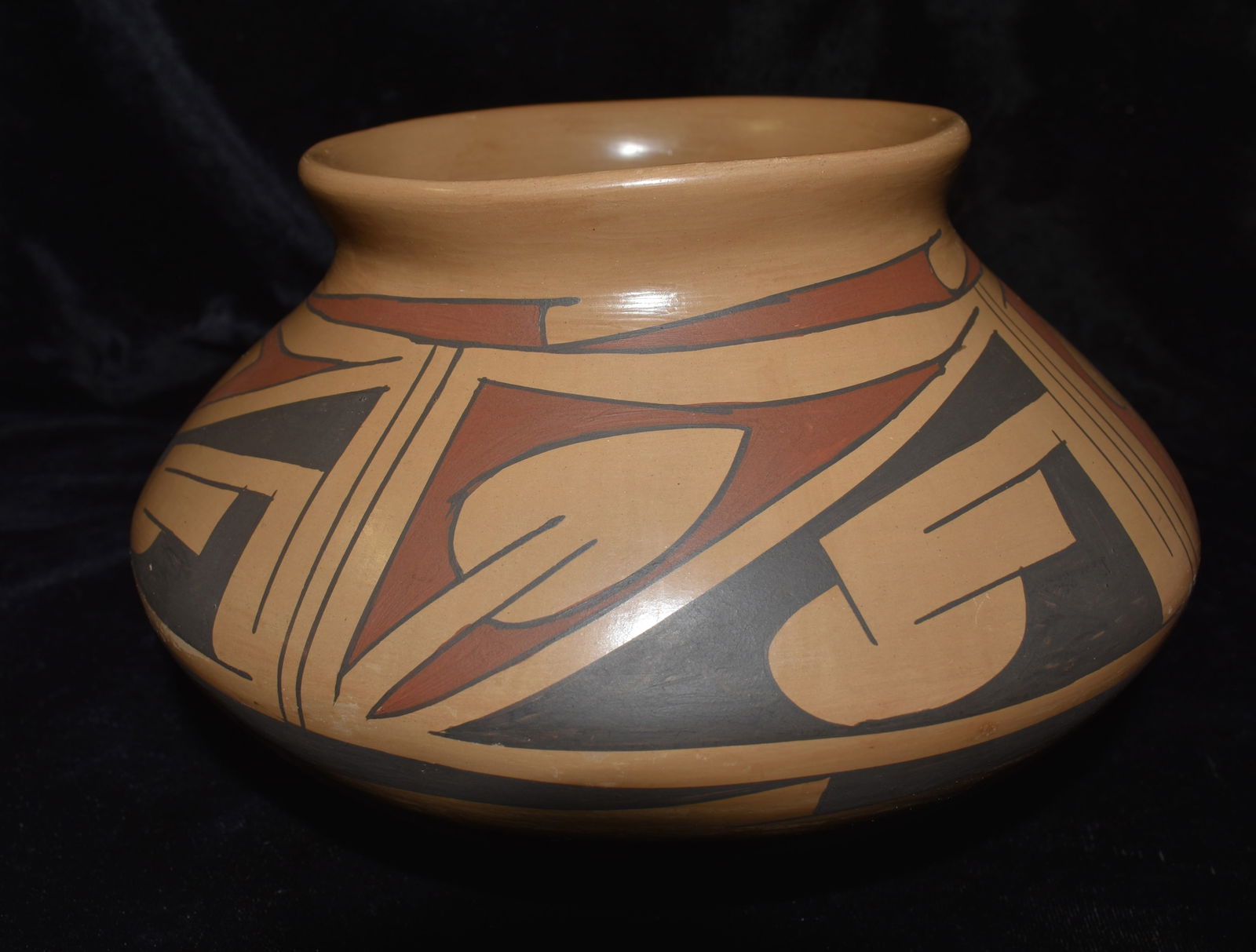 Casas Grande Mata Ortiz Pottery Vessel by Efrain Lucero - Master Potter of Mata Ortiz (1 of 7)