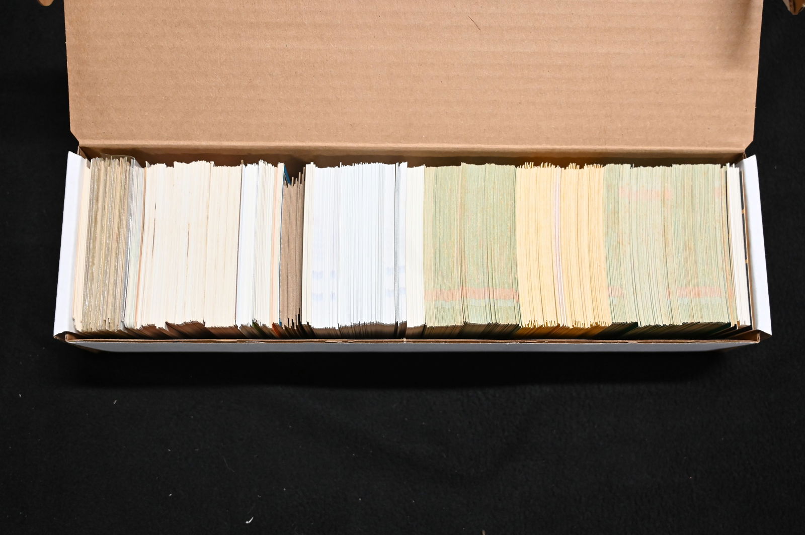 Approx. 800 Baseball Cards 80's-90's. (1 of 4)