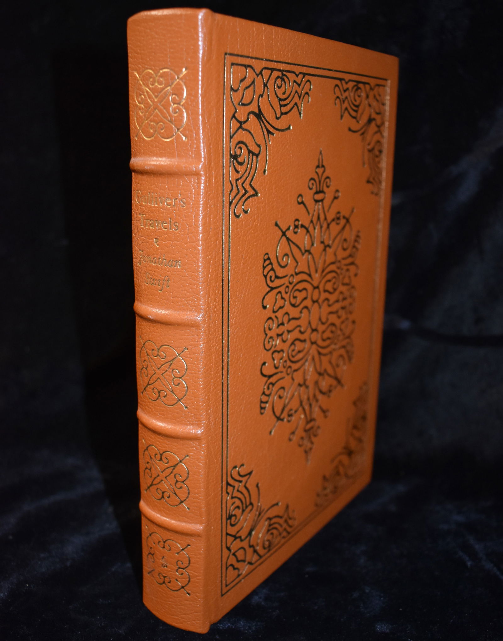 Gulliver's Travels by Jonathan Smith - 1976 Easton Press Full Leather Hardback: Gulliver's Travels by Jonathan Smith - 1976 Easton Press Full Leather Hardback. Fine condition full leather hardback with gold gilt to cover and page edges. Collector's Edition. Easton Press books are