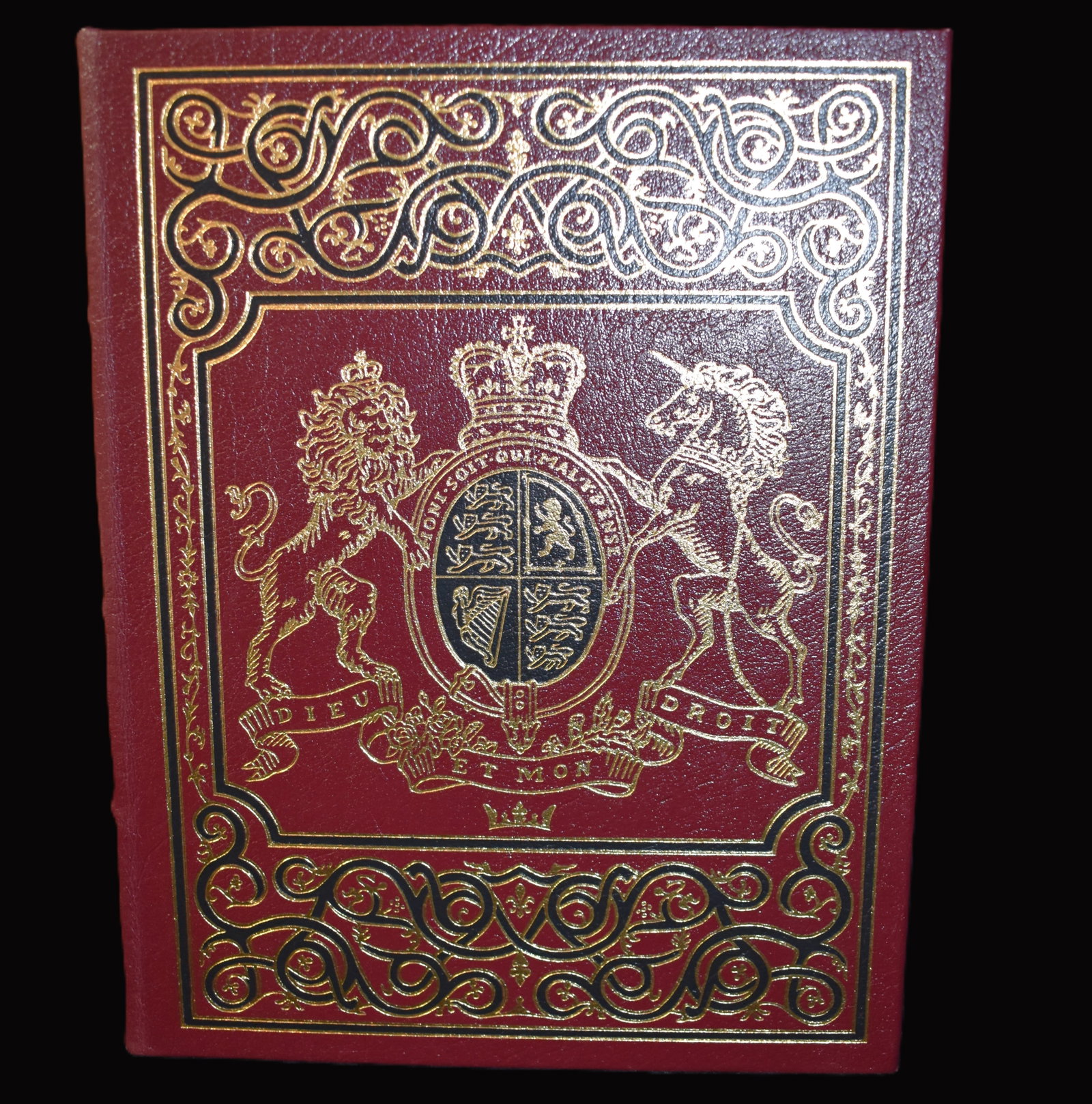 The Oxford Illustrated History of the British Monarchy by John Cannon - 1988 Leather Hardback: The Oxford Illustrated History of the British Monarchy by Cannon, John. Published by Oxford University Press, NY, 1988. Near fine condition decorative leather hardback. From the late Larry Innis Colle