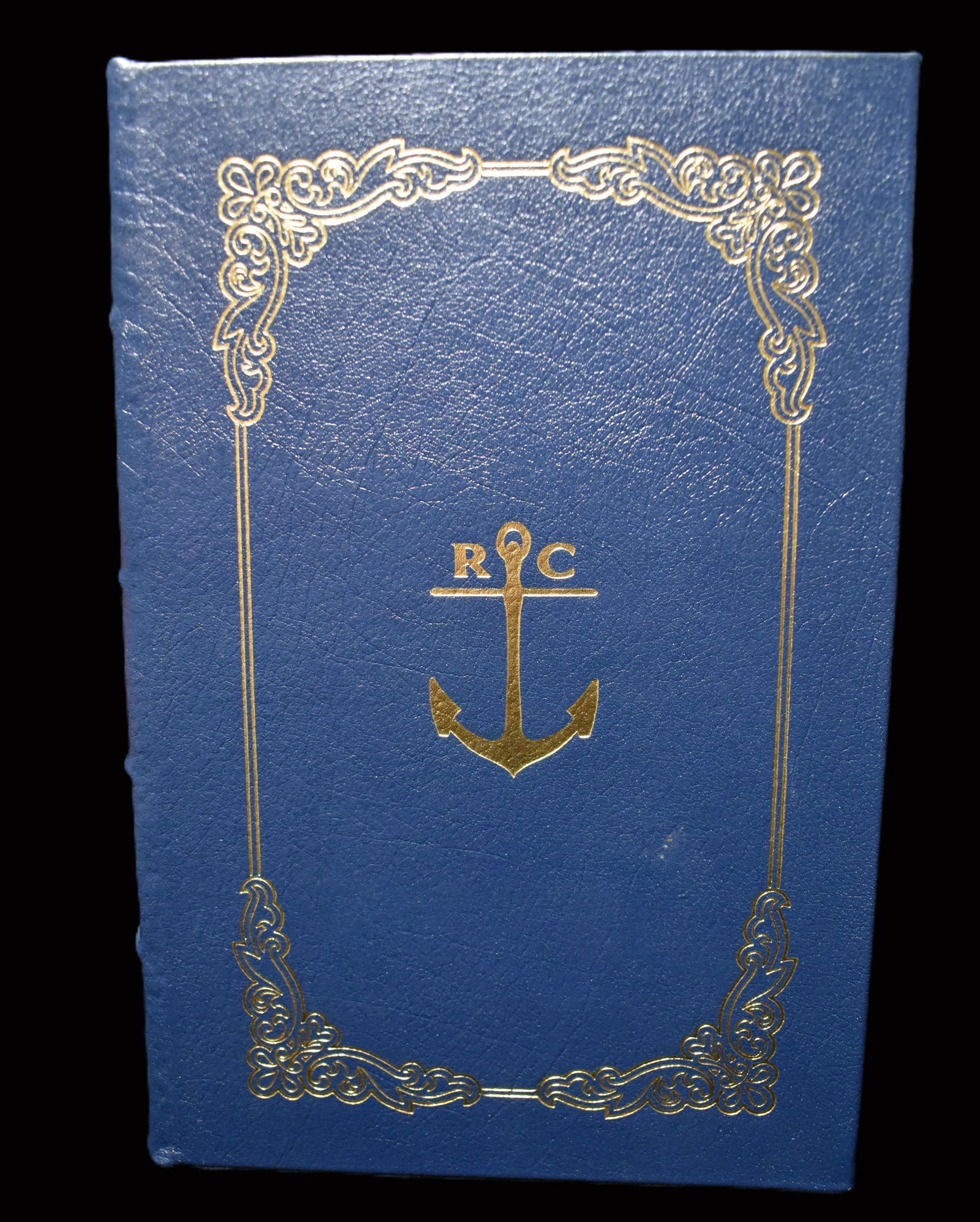 Robinson Crusoe by Daniel Defoe - Easton Press Full Leather Hardback Book 1976: Robinson Crusoe by Daniel Defoe. Published by Easton Press, 1976. Fine condition full leather hardback with gold gilt to cover and page edges. Collector's Edition. Easton Press books are known for the