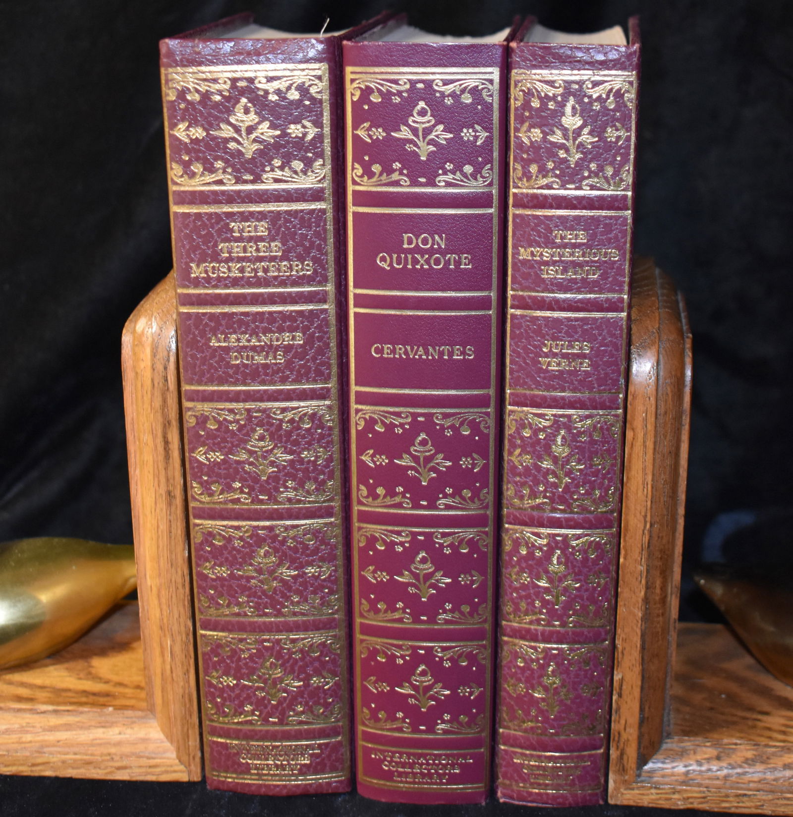 The Three Mustkateers, Don Quixote, The Mysterious Island - Decorative Hardbacks (1 of 11)