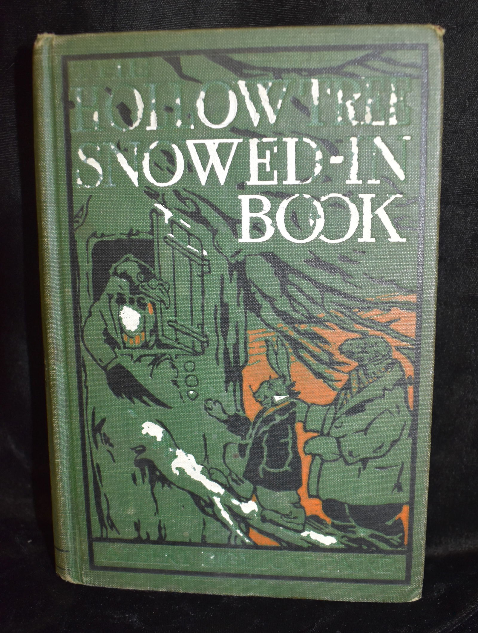 1910 The Hollow Tree Snowed-in Book by Albert Paine - 1st Edition: The Hollow Tree Snowed-in Book by Paine, Albert Bigelow. Published by Harper & Brothers, New York, 1910. 1st Edition Hardback in Good condition. Shelf wear to cover with some fading to front cover. In