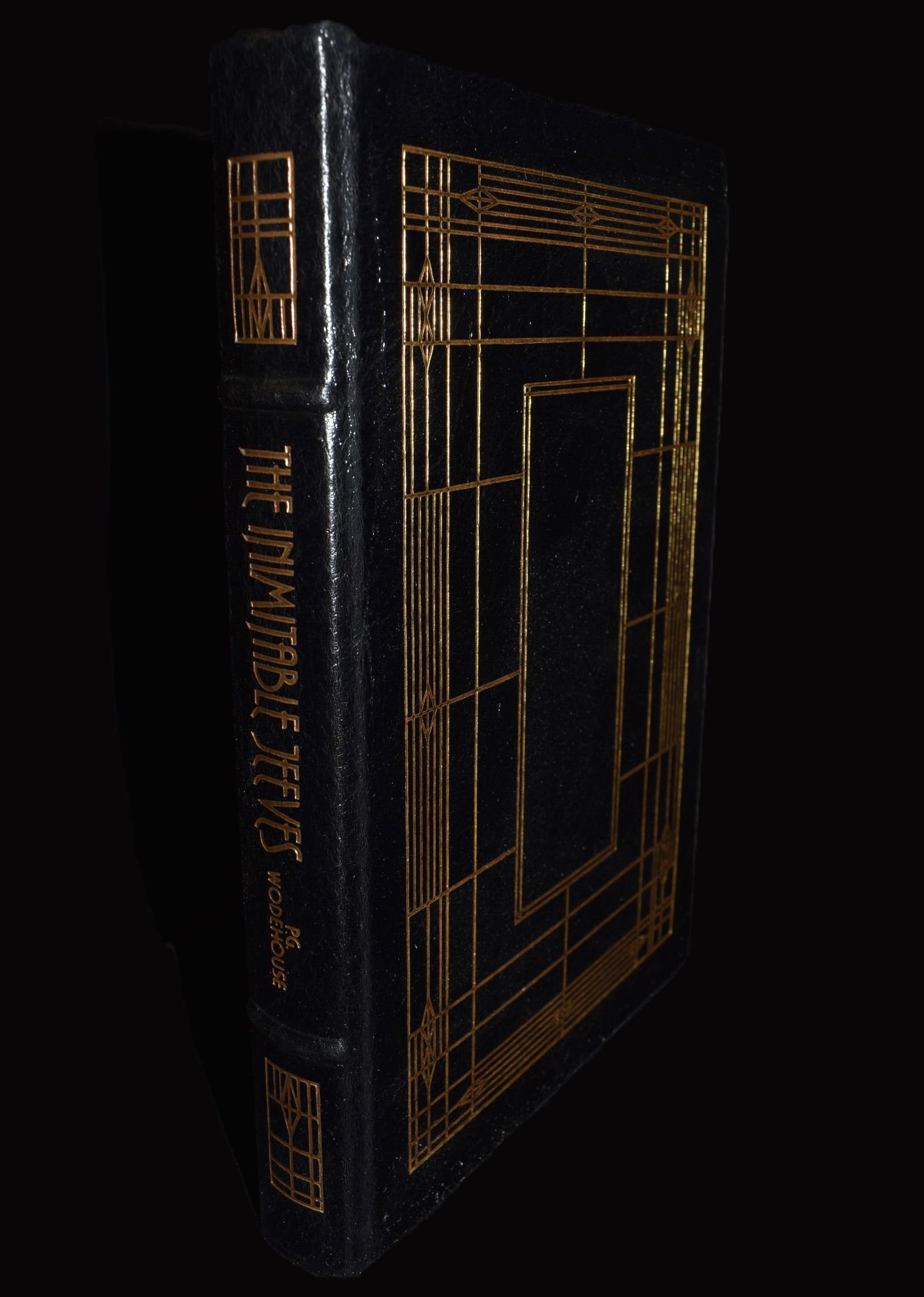 The Inimitable Jeeves by P. G. Wodehouse - Full Leather Hardback Easton Press 1990: The Inimitable Jeeves by Wodehouse, P. G.. Published by The Easton Press, Norwalk, CT 1990. Fine condition full leather hardback with gold gilt to cover and page edges. Collector's Edition. Easton Pre